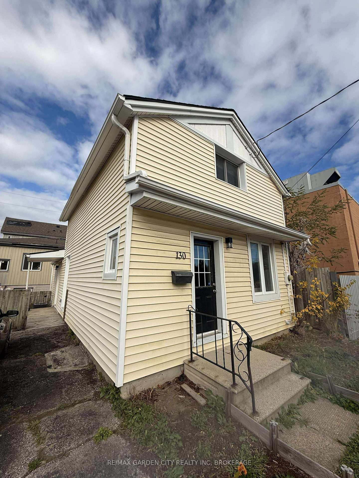 Photo 1 of 130 St. Paul Crescent, St. Catharines, Western Hill — HOMEH
