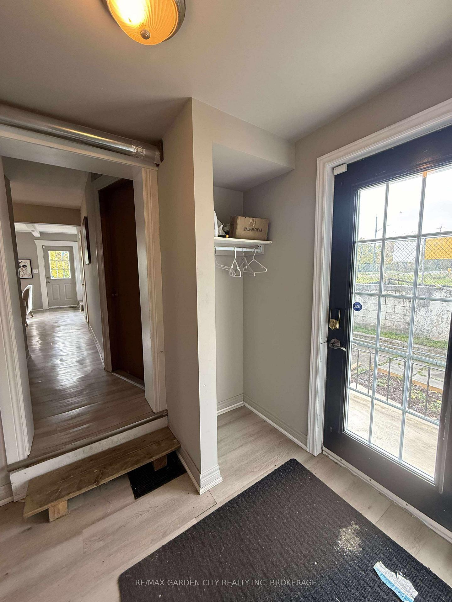 Photo 6 of 130 St. Paul Crescent, St. Catharines, Western Hill — HOMEH