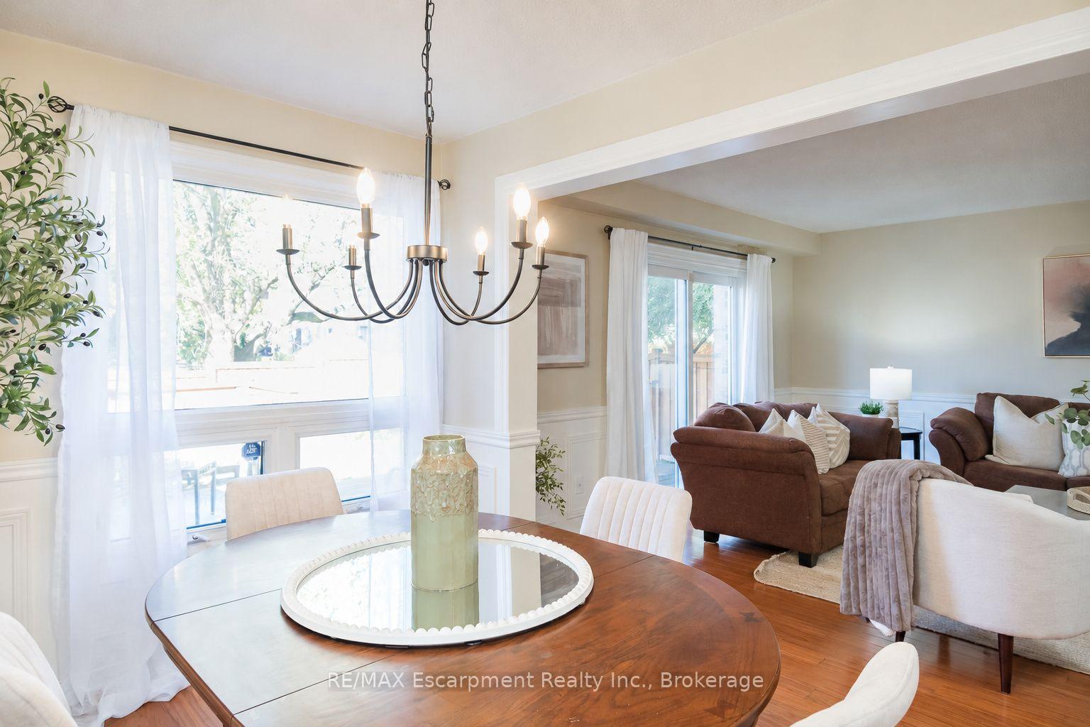 Photo 11 of 45 Niska Drive, Hamilton, Waterdown — HOMEH