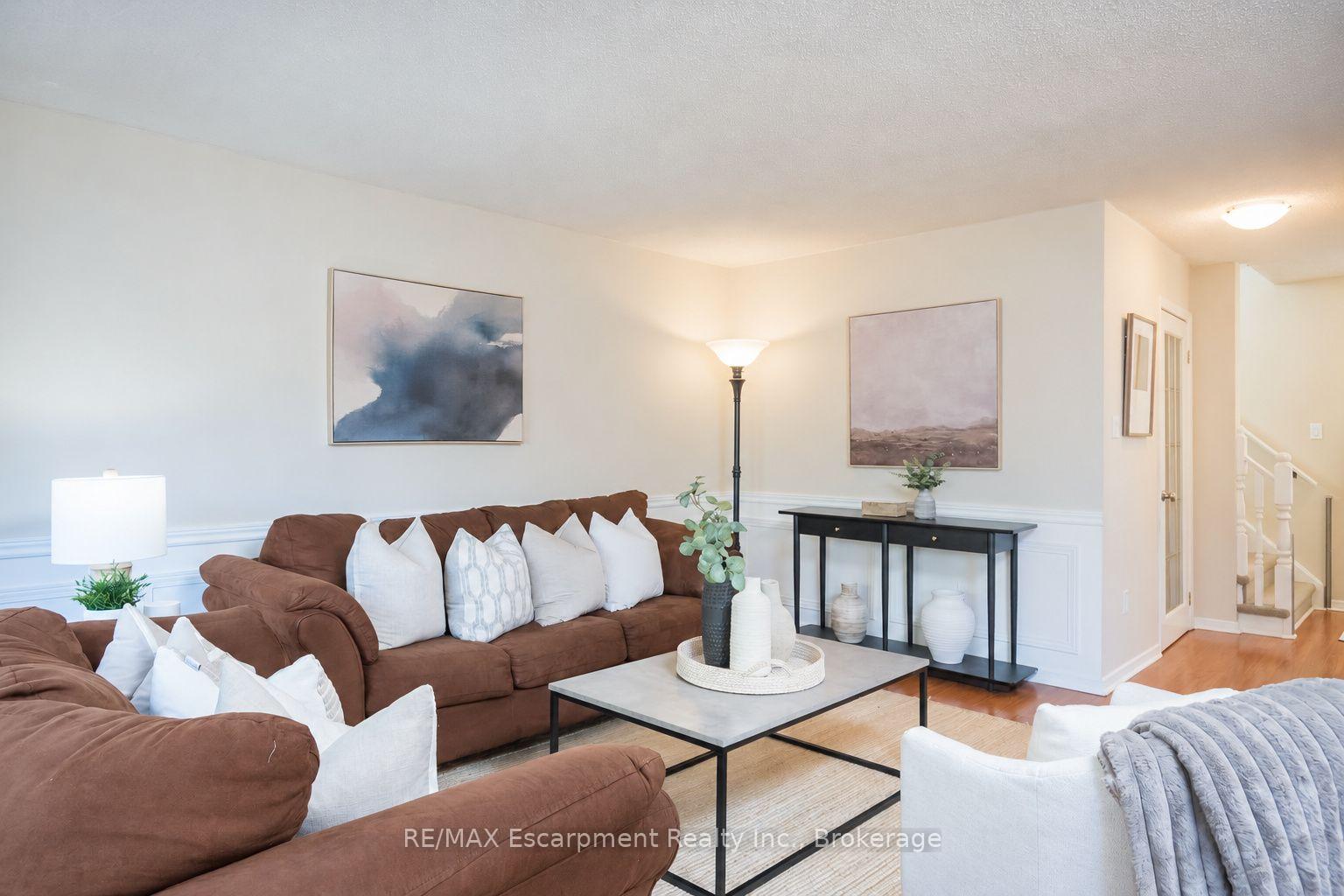 Photo 13 of 45 Niska Drive, Hamilton, Waterdown — HOMEH