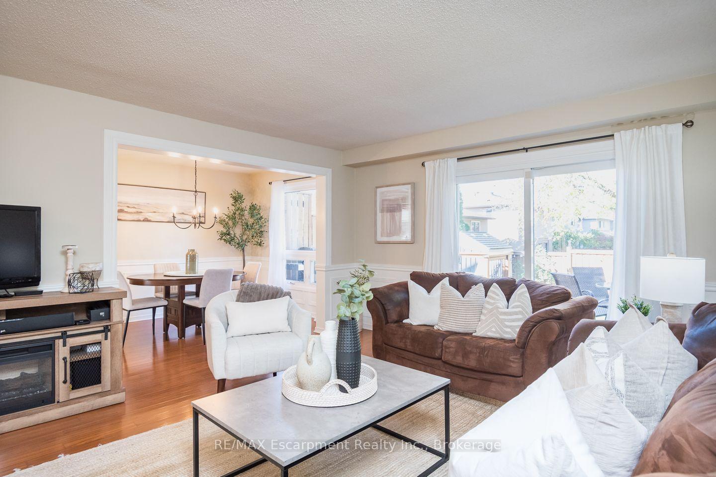 Photo 14 of 45 Niska Drive, Hamilton, Waterdown — HOMEH