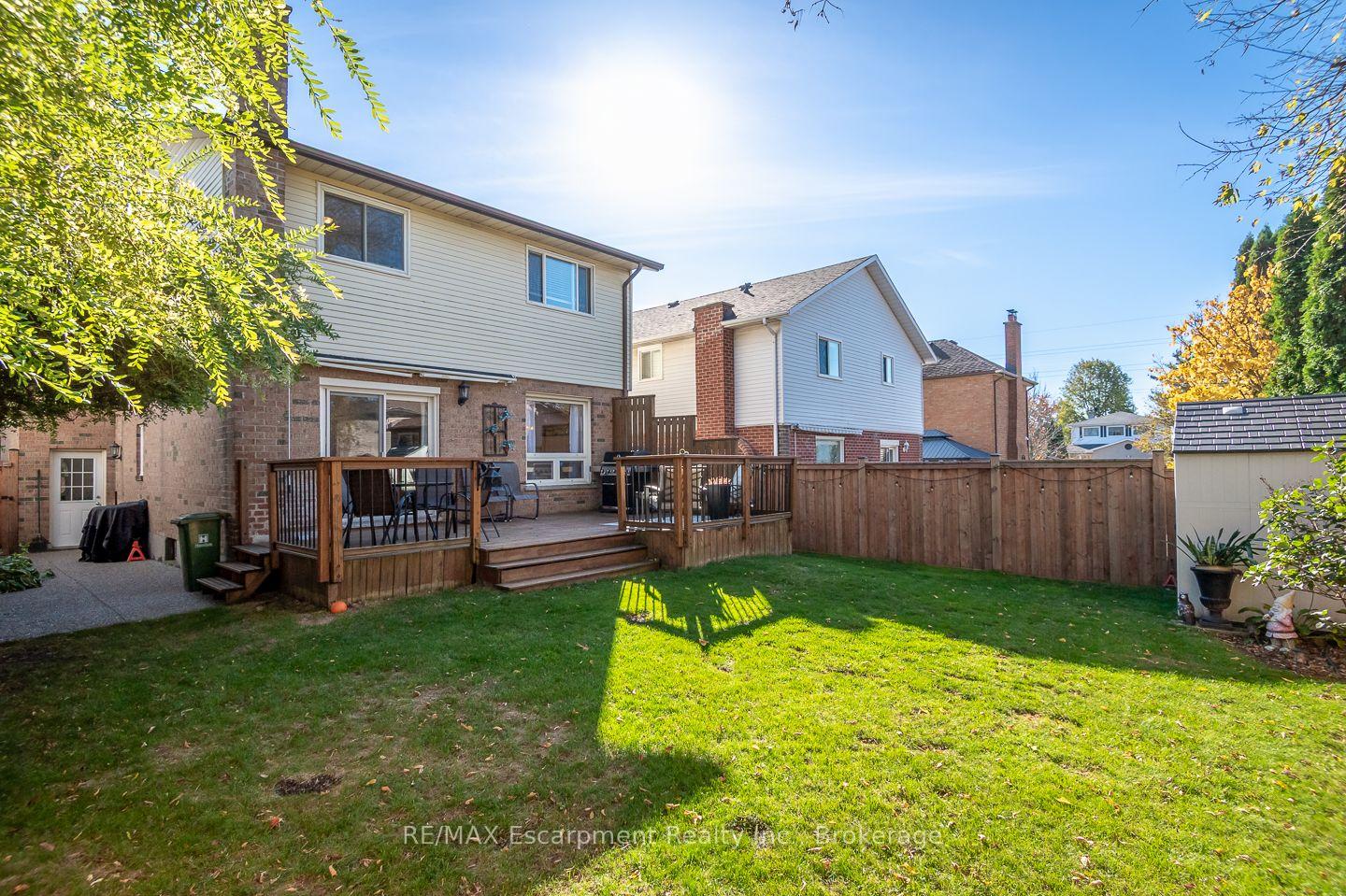 Photo 24 of 45 Niska Drive, Hamilton, Waterdown — HOMEH