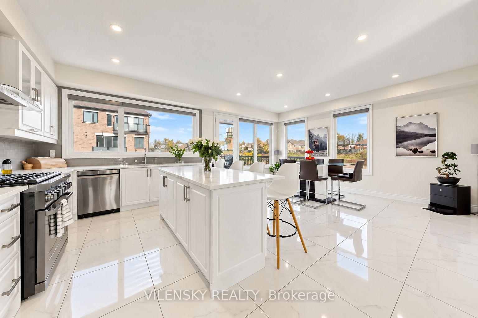 Photo 11 of 2 Bennington Road, Newmarket, Summerhill Estates — HOMEH