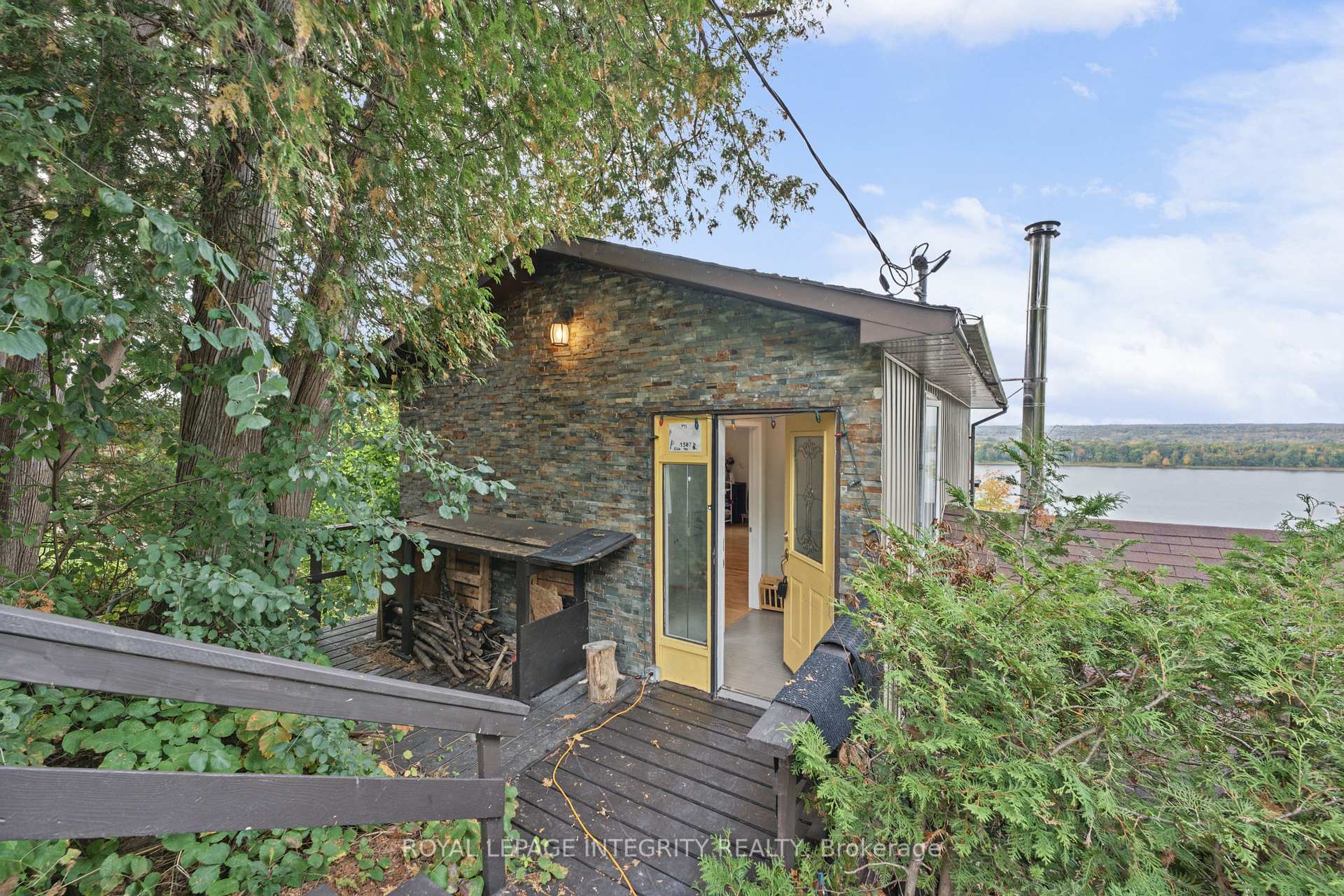 Photo 16 of 1587 Lilac Lane, Ottawa, Camelot — HOMEH