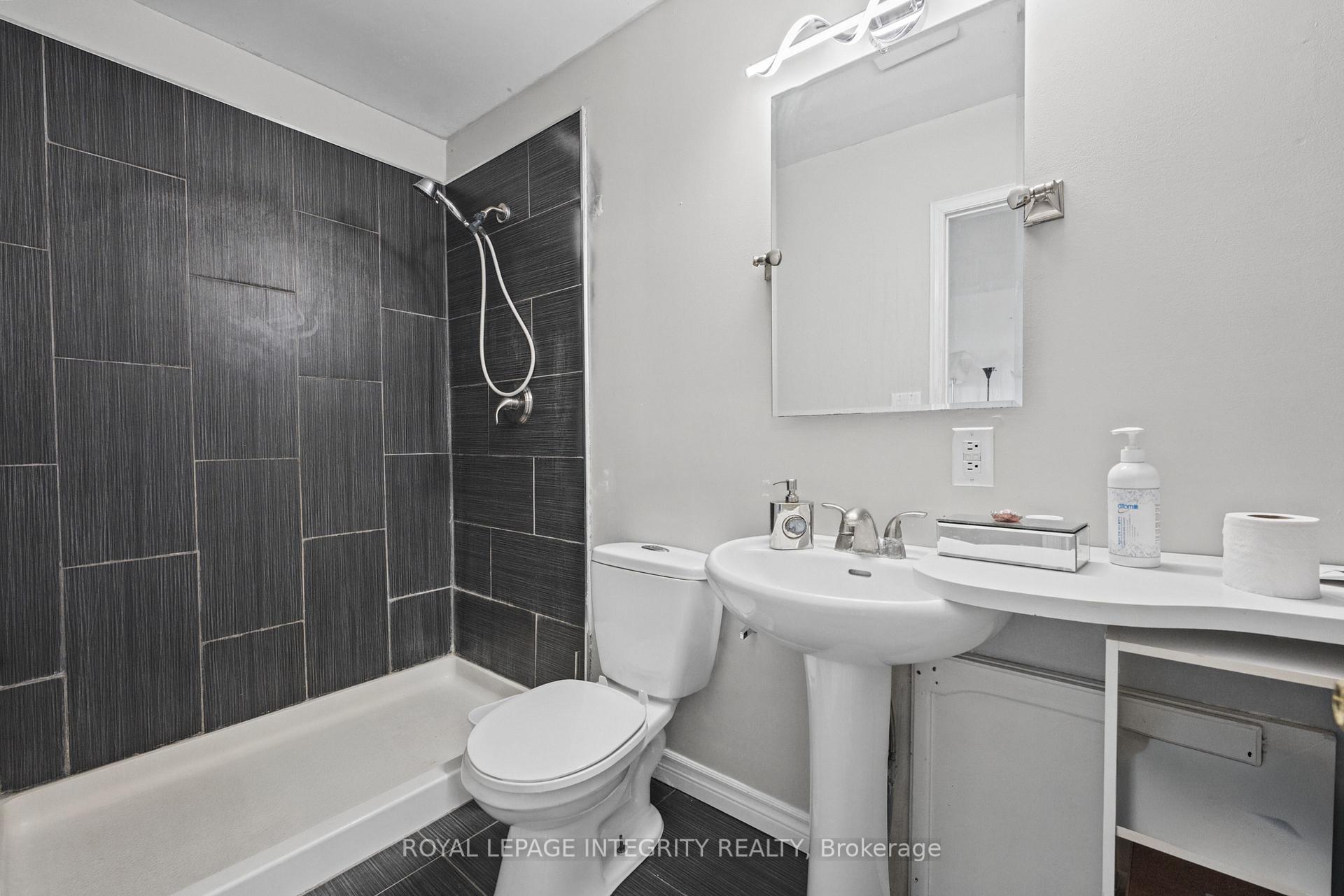 Photo 21 of 1587 Lilac Lane, Ottawa, Camelot — HOMEH