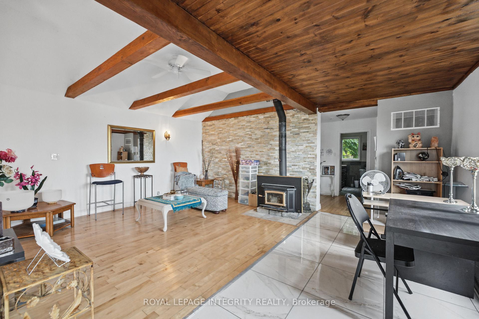 Photo 24 of 1587 Lilac Lane, Ottawa, Camelot — HOMEH