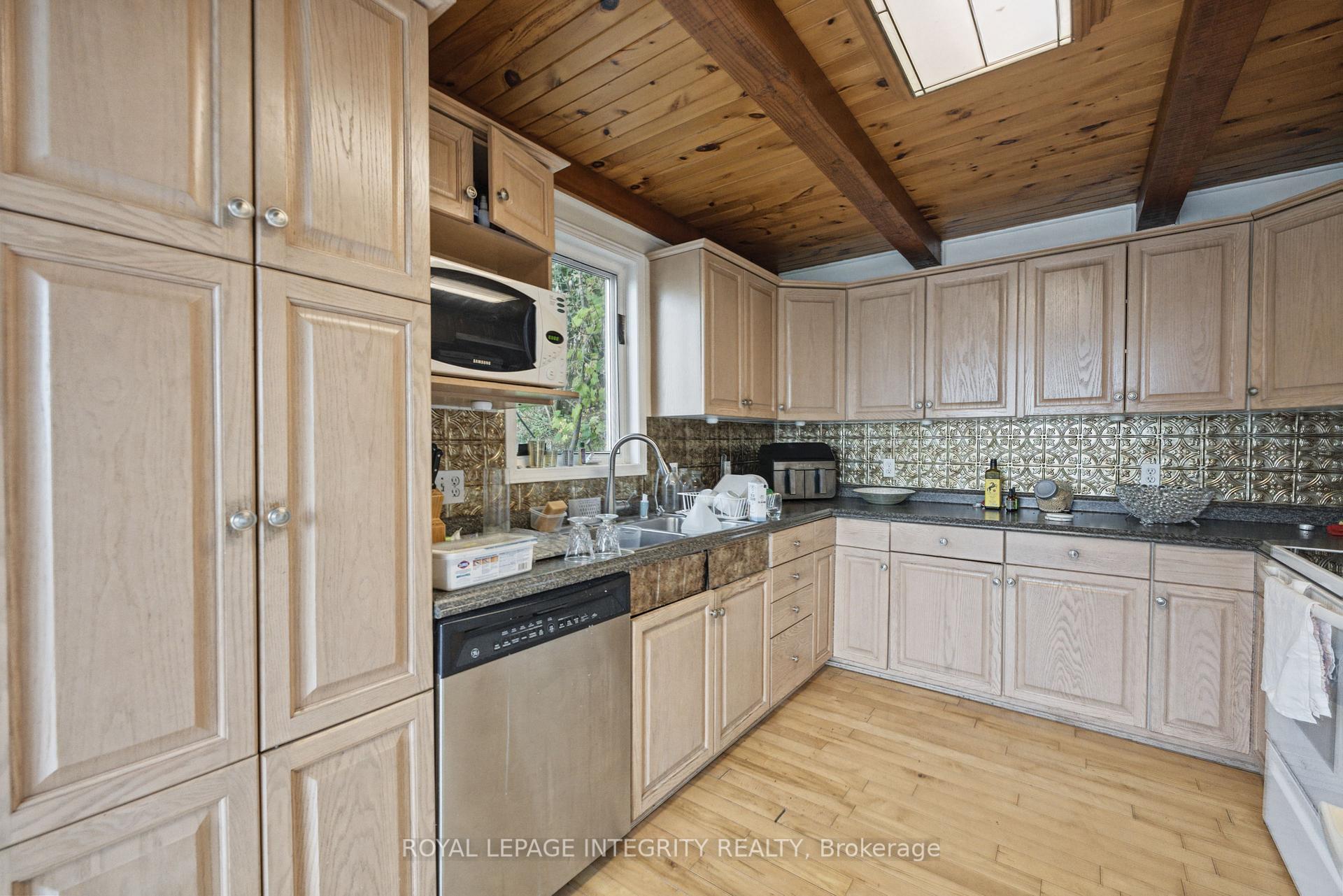 Photo 25 of 1587 Lilac Lane, Ottawa, Camelot — HOMEH