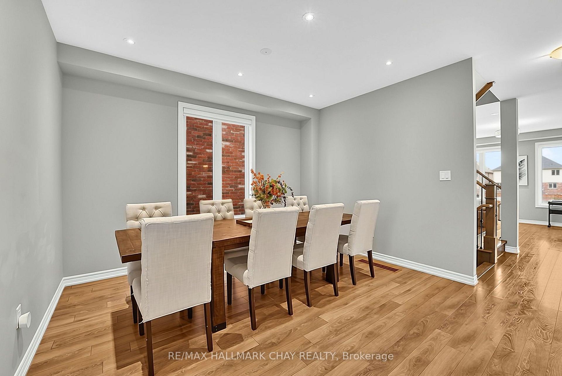 Photo 7 of 8445 Sweet Chestnut Drive, Niagara Falls, Brown — HOMEH