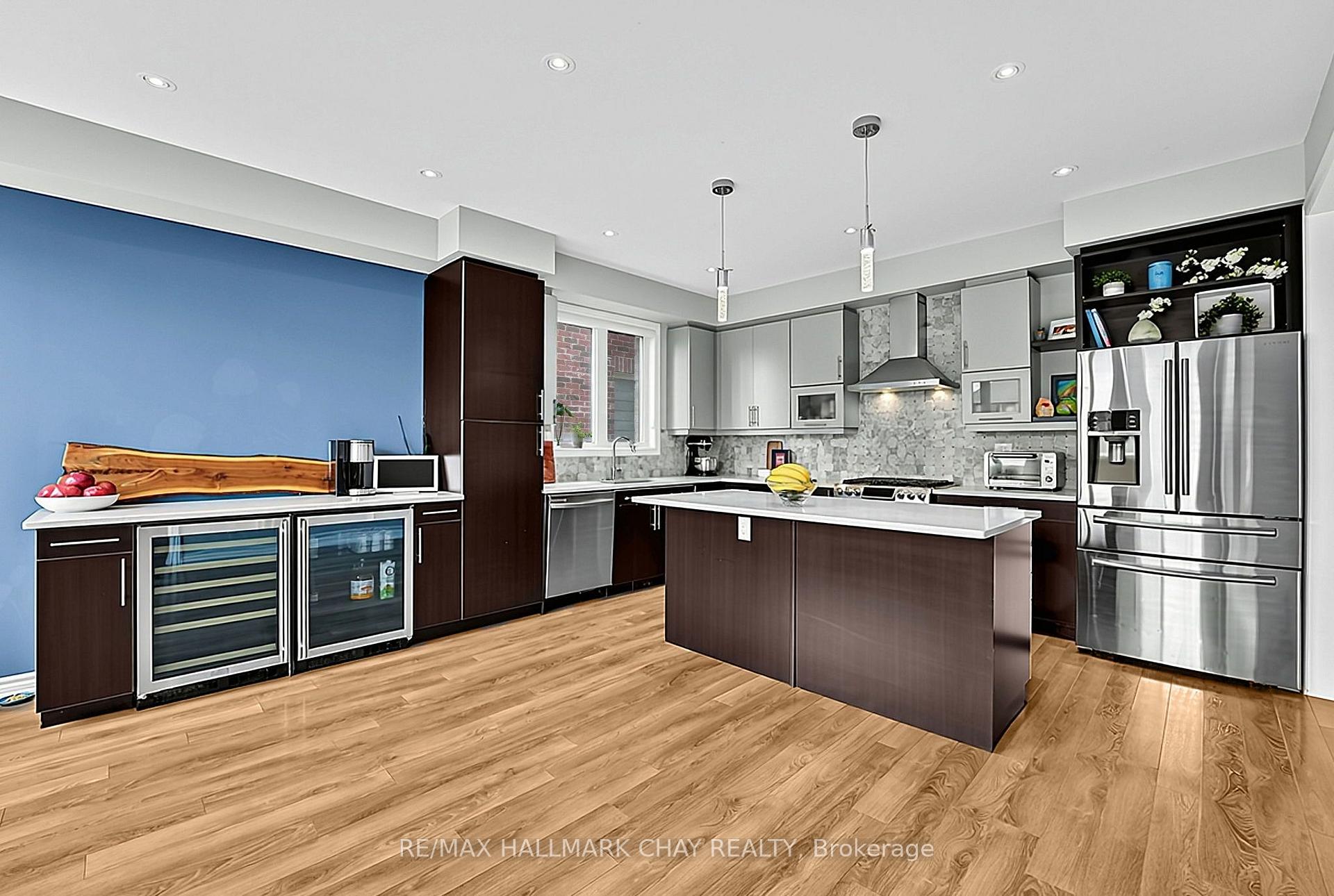Photo 15 of 8445 Sweet Chestnut Drive, Niagara Falls, Brown — HOMEH