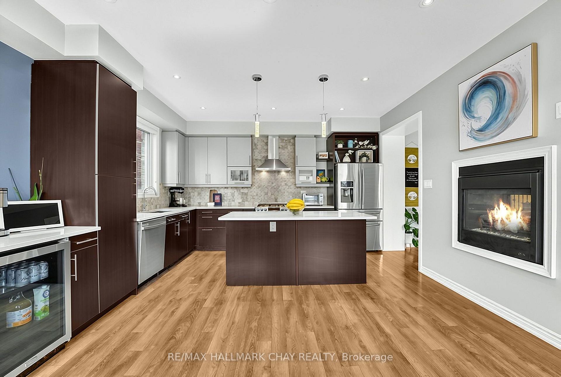 Photo 16 of 8445 Sweet Chestnut Drive, Niagara Falls, Brown — HOMEH