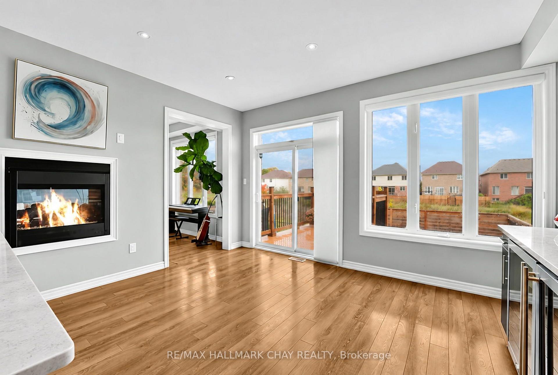 Photo 18 of 8445 Sweet Chestnut Drive, Niagara Falls, Brown — HOMEH