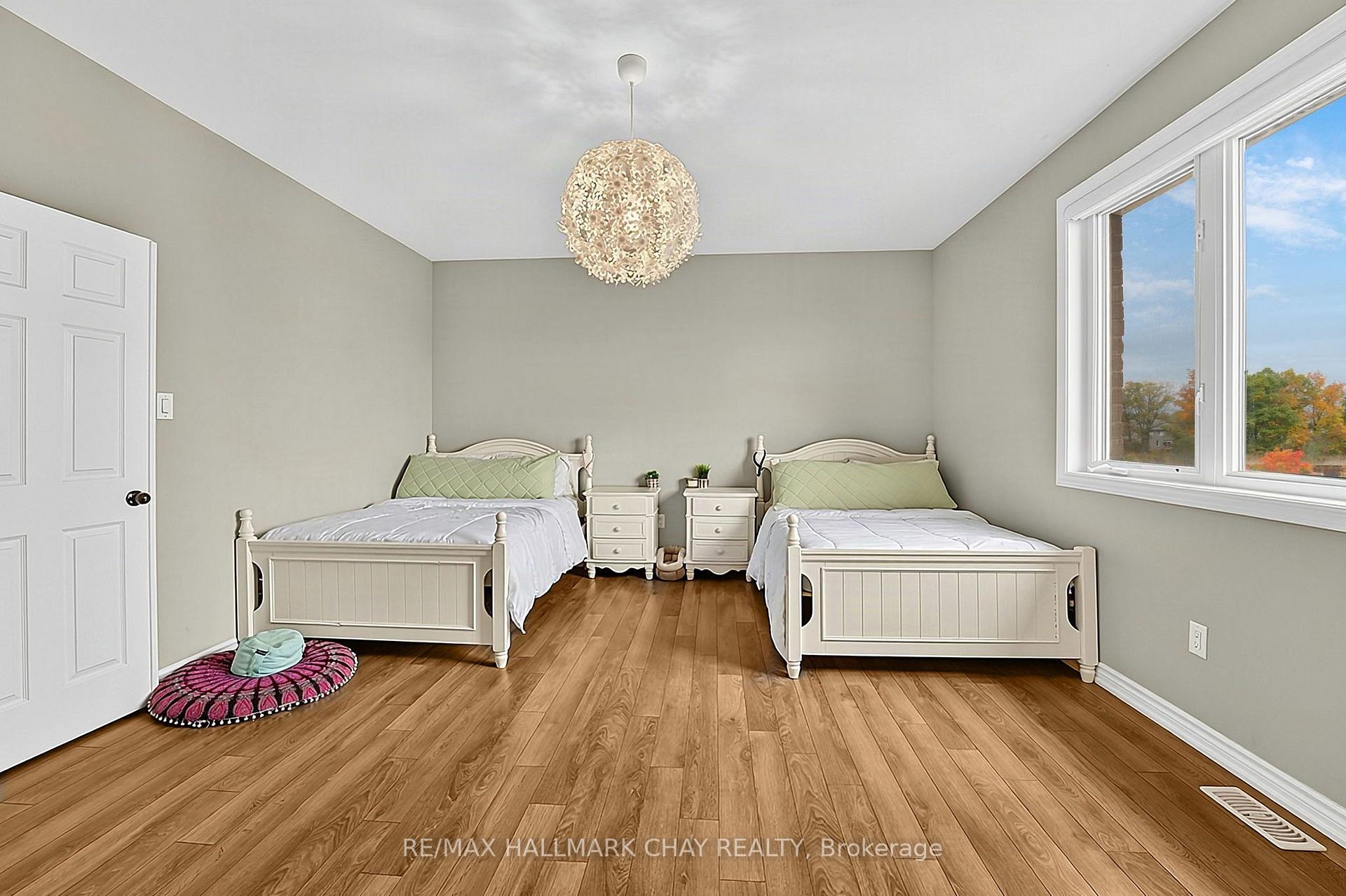 Photo 22 of 8445 Sweet Chestnut Drive, Niagara Falls, Brown — HOMEH