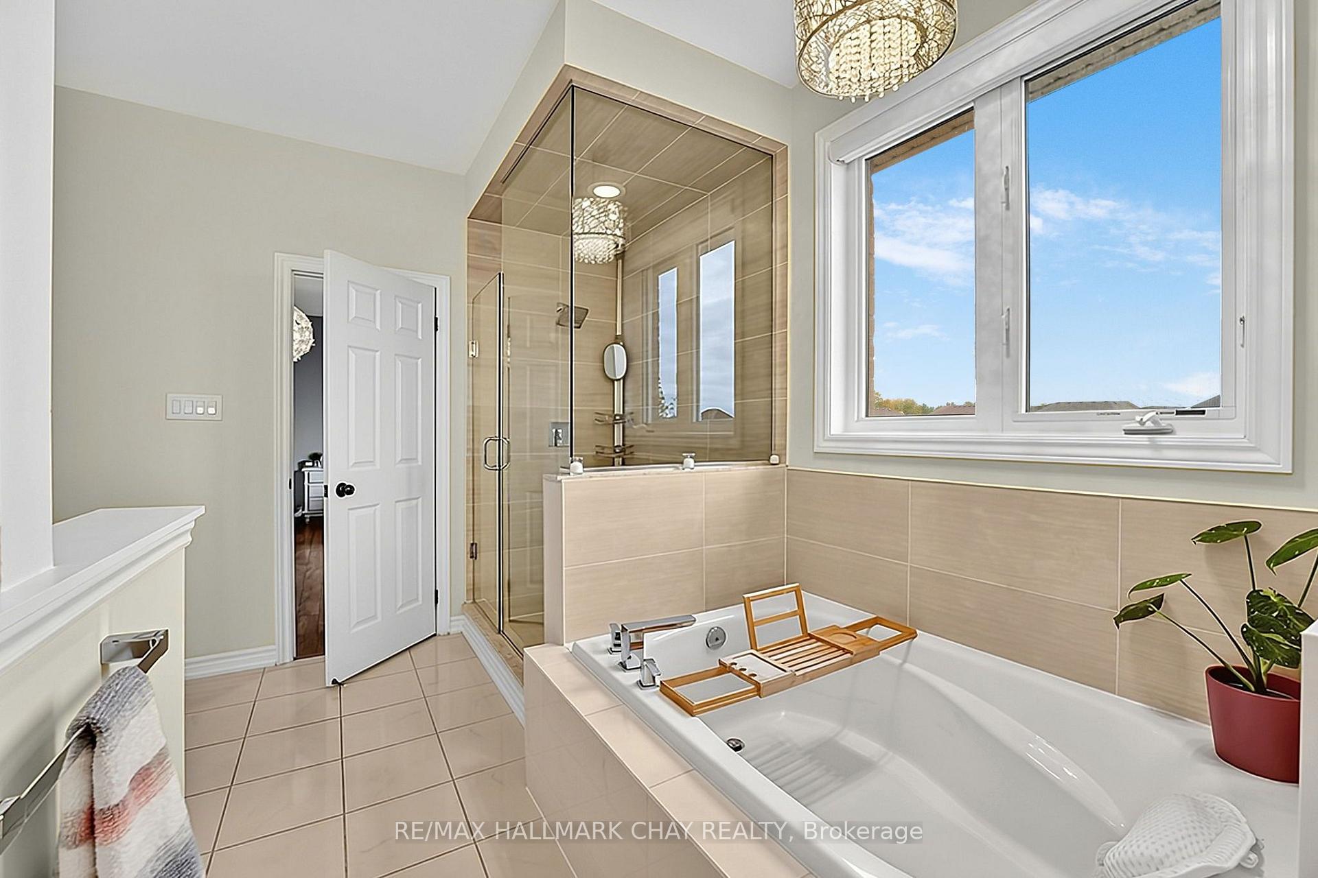 Photo 26 of 8445 Sweet Chestnut Drive, Niagara Falls, Brown — HOMEH