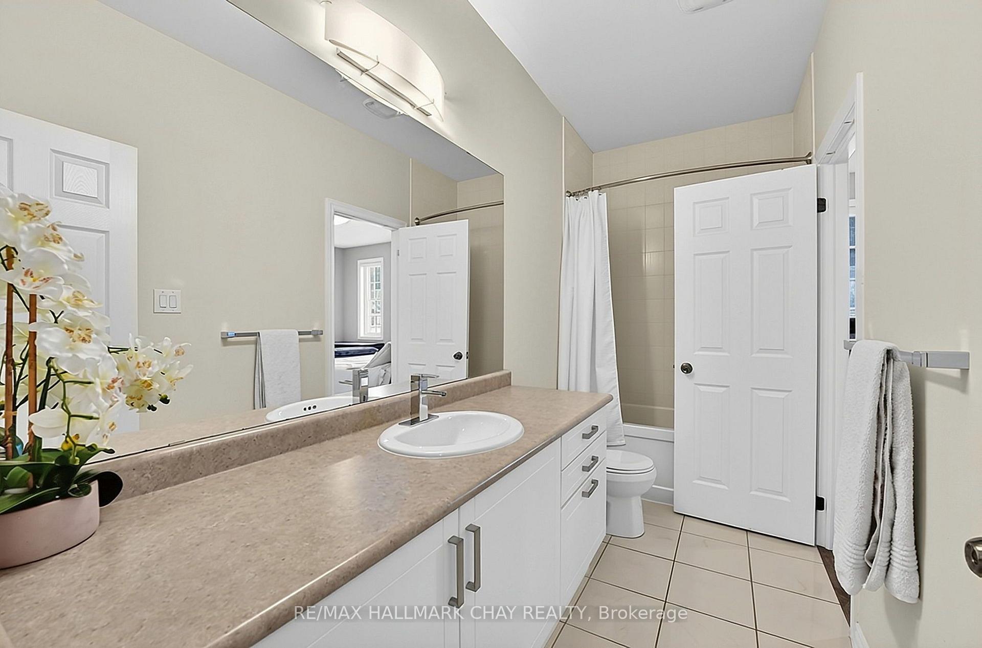 Photo 29 of 8445 Sweet Chestnut Drive, Niagara Falls, Brown — HOMEH