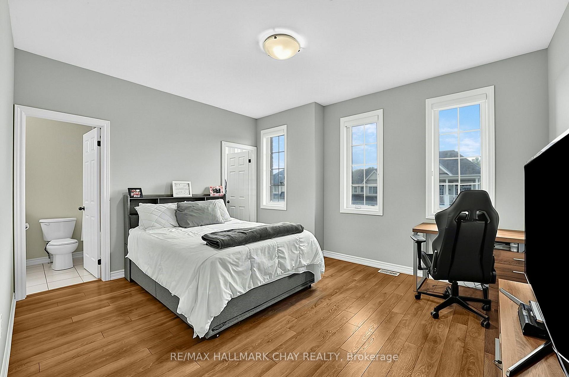 Photo 31 of 8445 Sweet Chestnut Drive, Niagara Falls, Brown — HOMEH