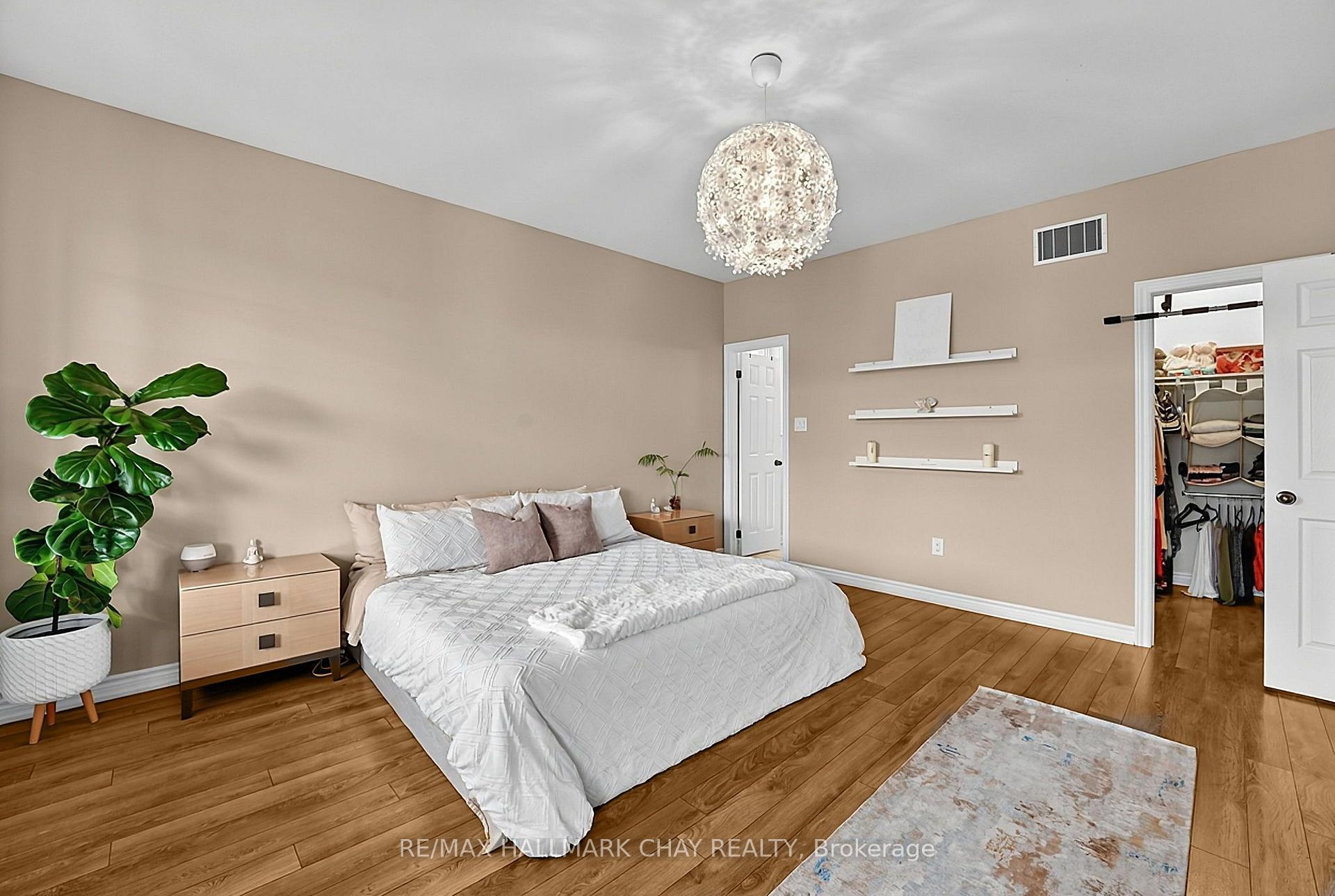 Photo 35 of 8445 Sweet Chestnut Drive, Niagara Falls, Brown — HOMEH
