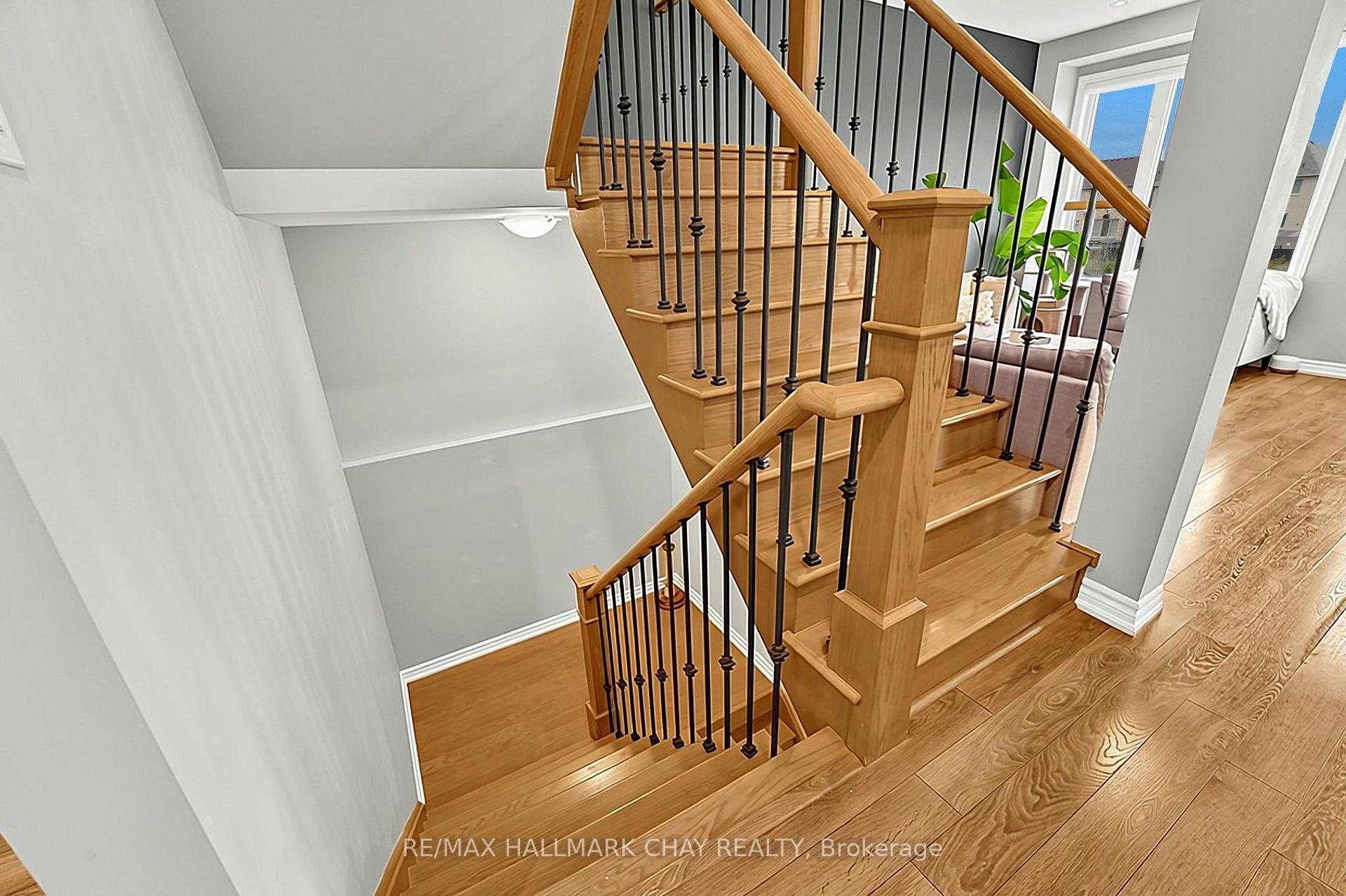 Photo 40 of 8445 Sweet Chestnut Drive, Niagara Falls, Brown — HOMEH