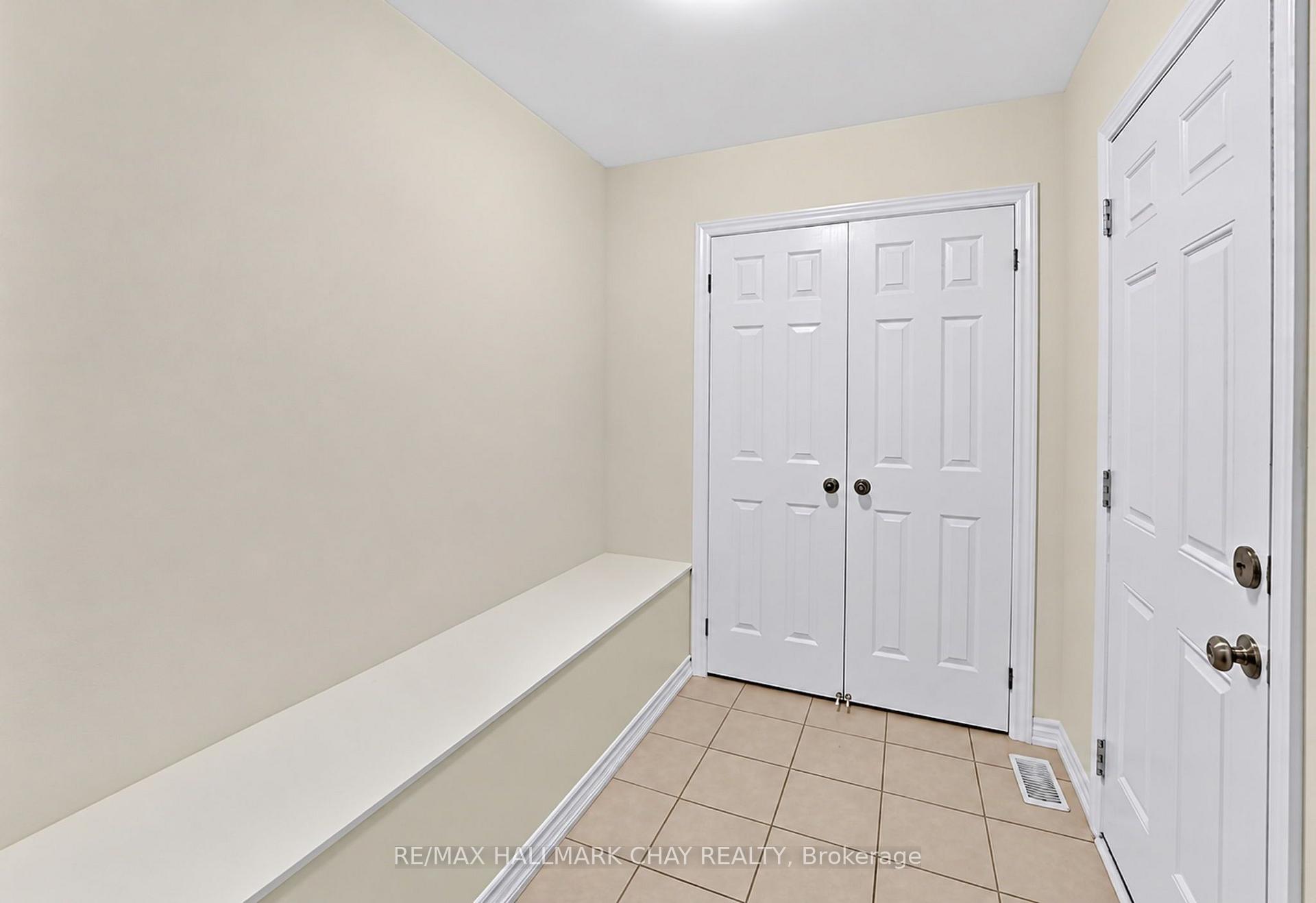 Photo 41 of 8445 Sweet Chestnut Drive, Niagara Falls, Brown — HOMEH