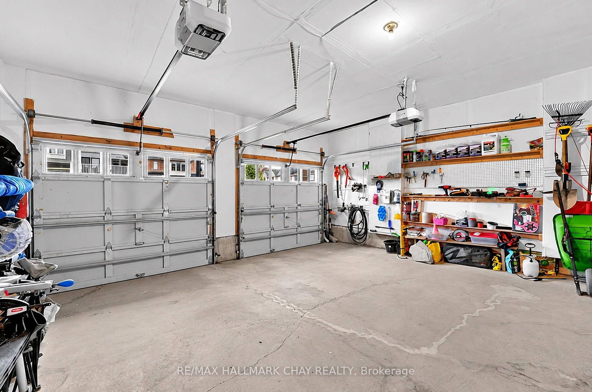 Photo 42 of 8445 Sweet Chestnut Drive, Niagara Falls, Brown — HOMEH