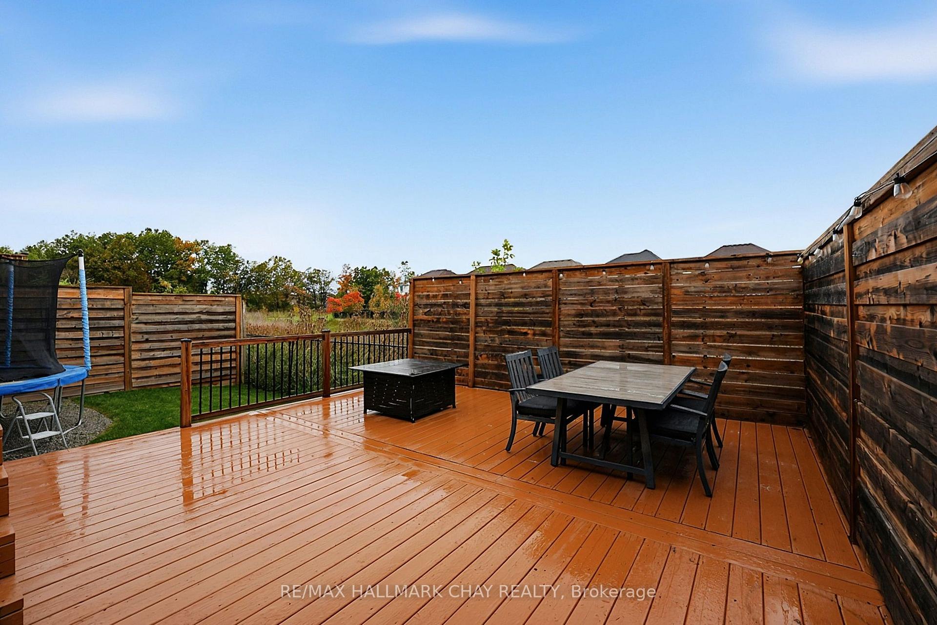 Photo 43 of 8445 Sweet Chestnut Drive, Niagara Falls, Brown — HOMEH