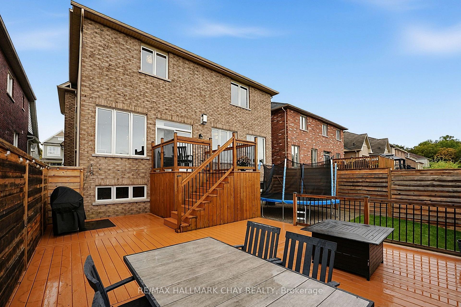Photo 44 of 8445 Sweet Chestnut Drive, Niagara Falls, Brown — HOMEH