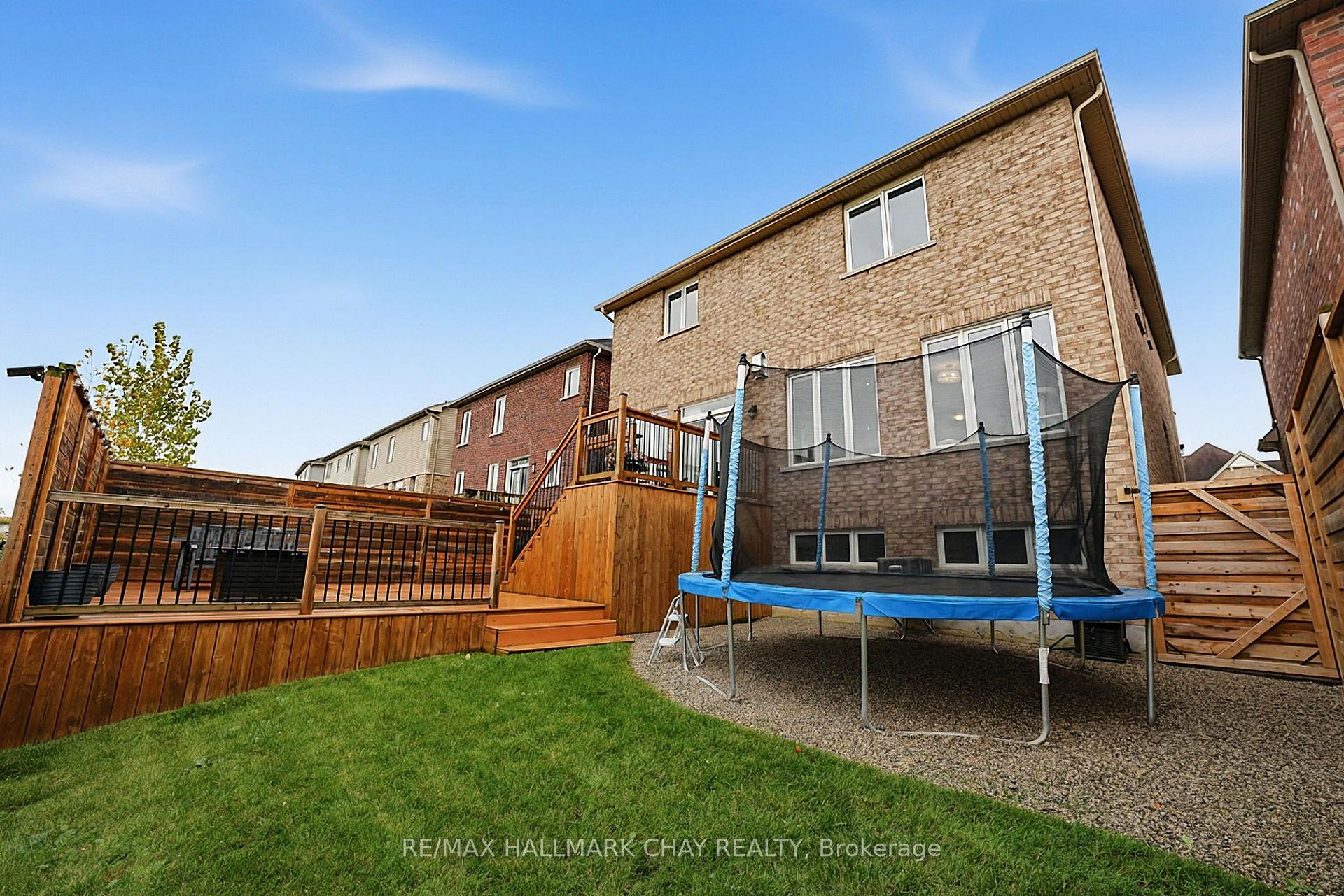 Photo 45 of 8445 Sweet Chestnut Drive, Niagara Falls, Brown — HOMEH