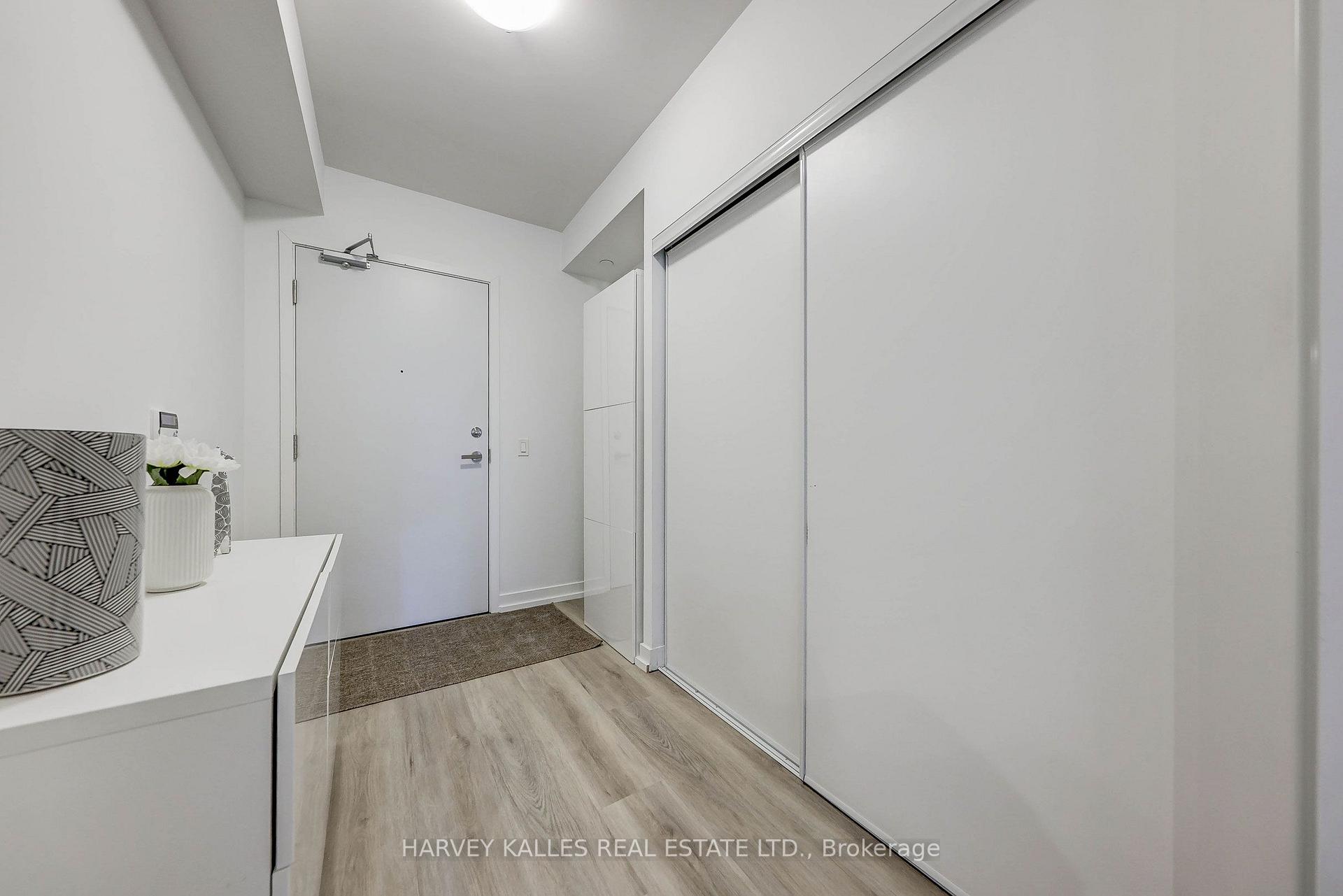 Photo 5 of Unit 706, 195 Redpath Avenue, Toronto, Mount Pleasant West — HOMEH