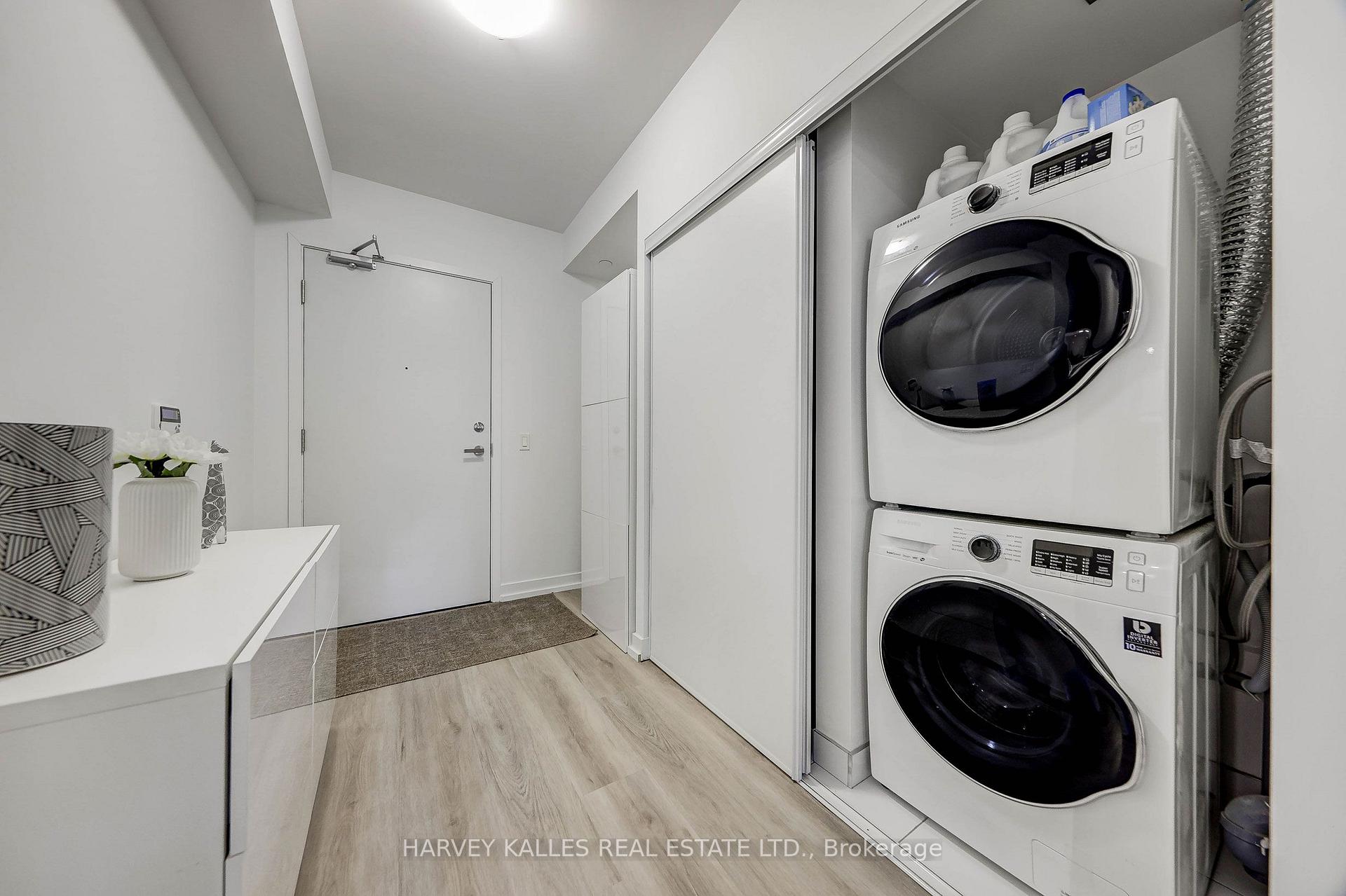 Photo 6 of Unit 706, 195 Redpath Avenue, Toronto, Mount Pleasant West — HOMEH
