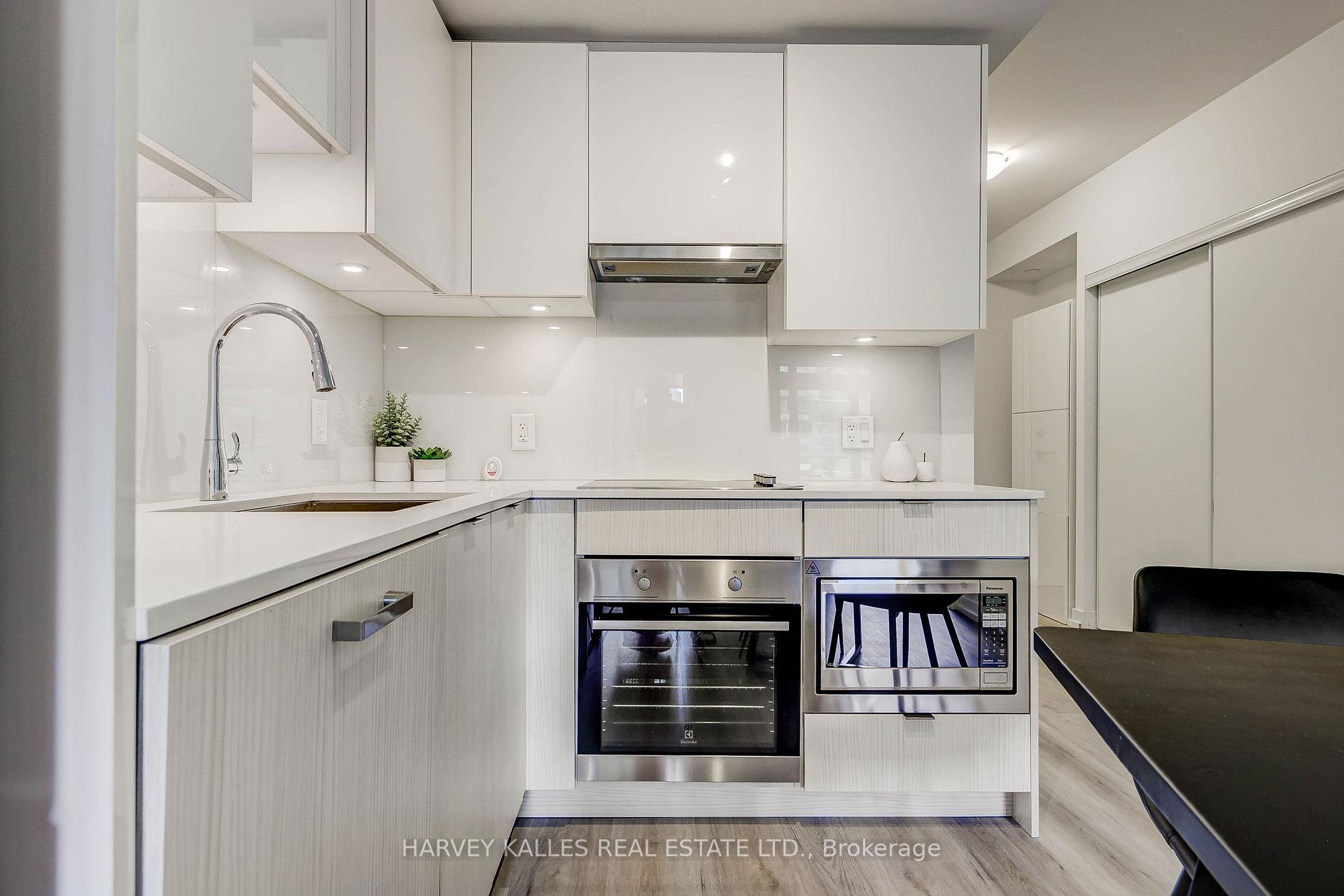 Photo 9 of Unit 706, 195 Redpath Avenue, Toronto, Mount Pleasant West — HOMEH