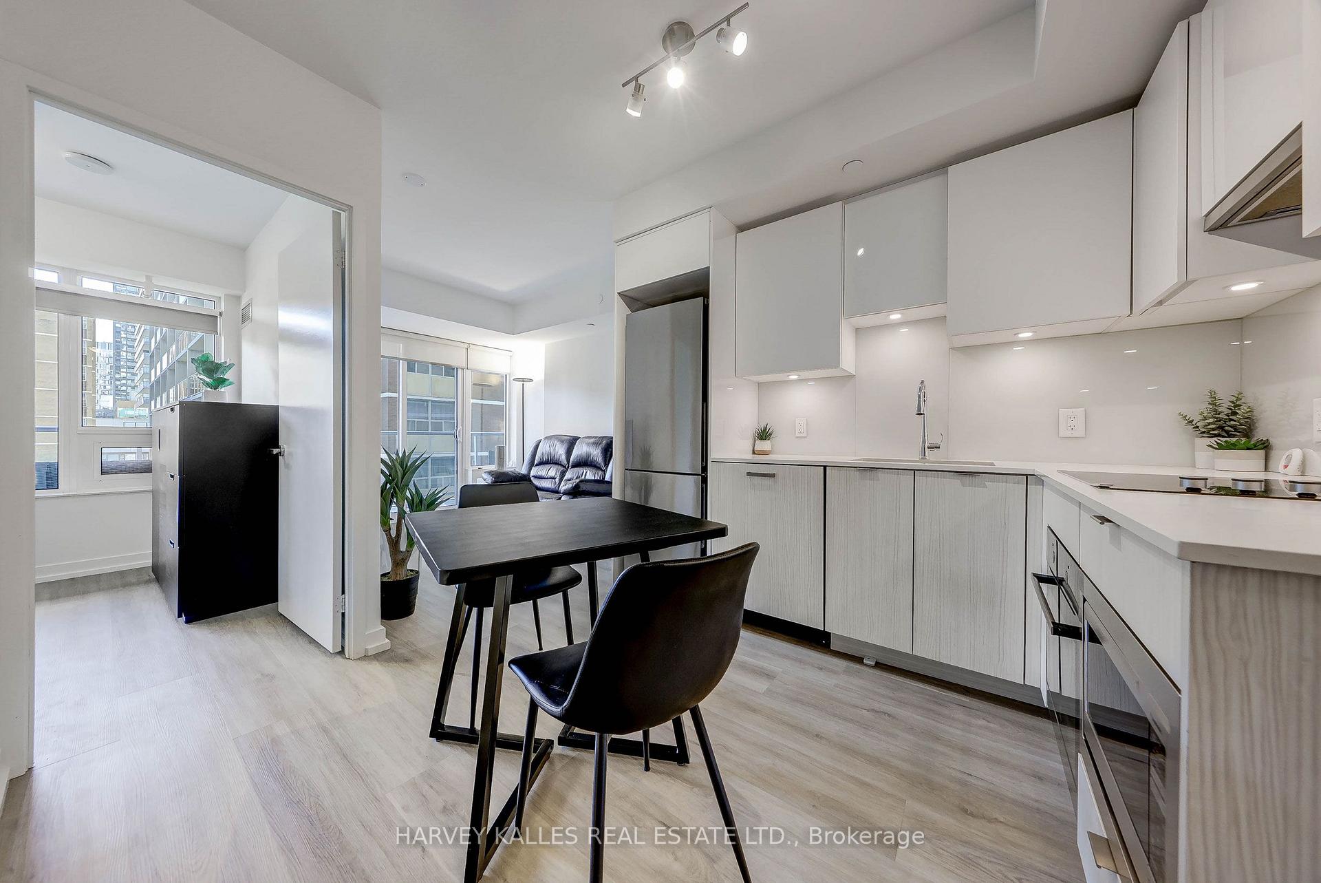 Photo 11 of Unit 706, 195 Redpath Avenue, Toronto, Mount Pleasant West — HOMEH