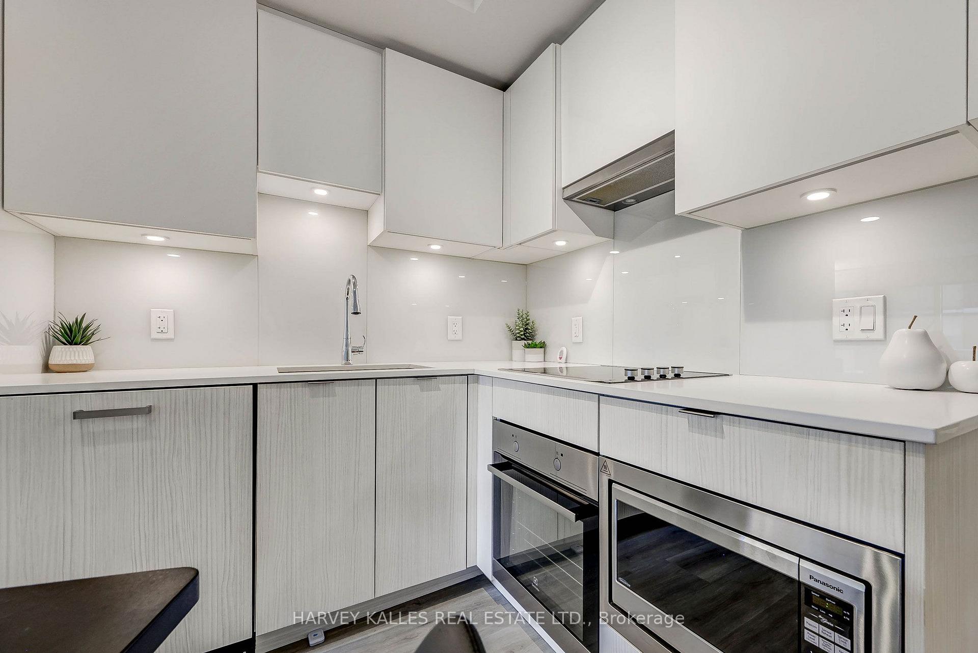 Photo 13 of Unit 706, 195 Redpath Avenue, Toronto, Mount Pleasant West — HOMEH