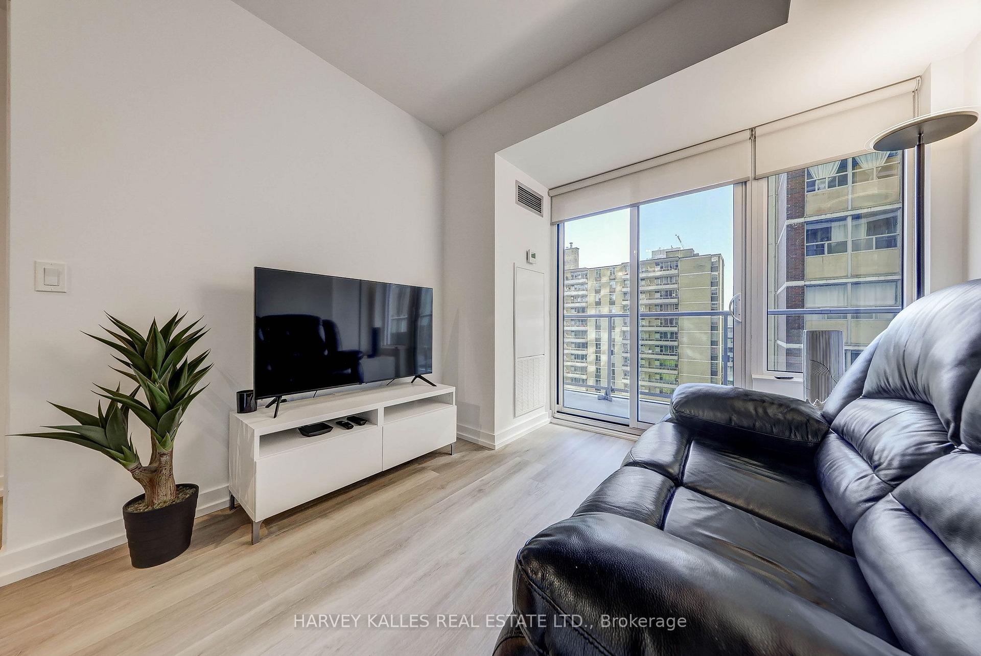Photo 15 of Unit 706, 195 Redpath Avenue, Toronto, Mount Pleasant West — HOMEH