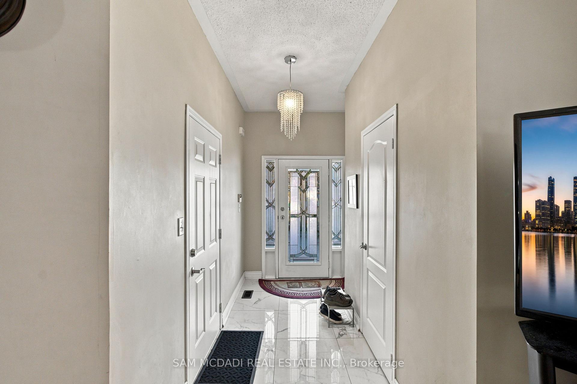Photo 2 of Unit Lower, 3344 Southwick Street, Mississauga, Churchill Meadows — HOMEH