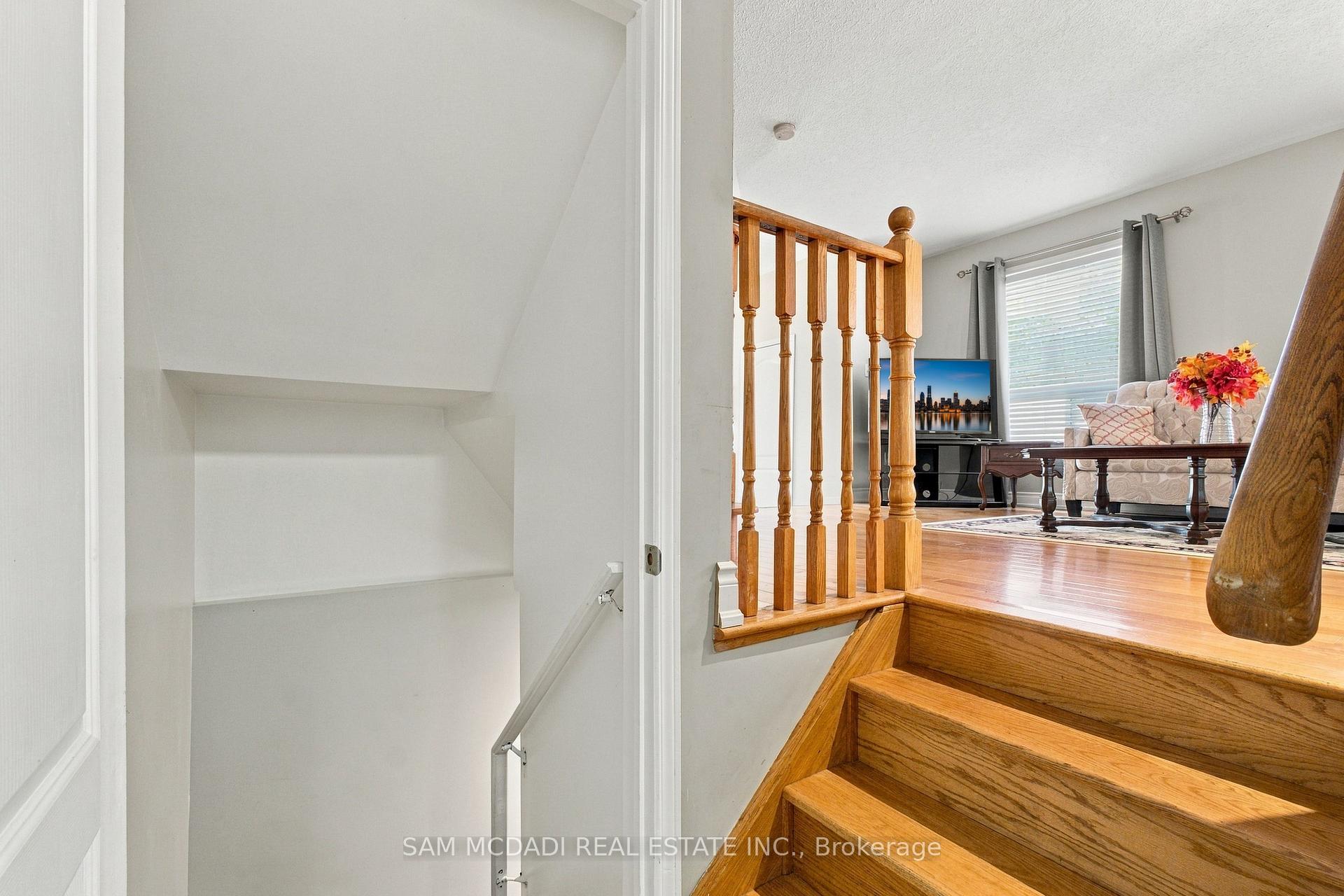 Photo 4 of Unit Lower, 3344 Southwick Street, Mississauga, Churchill Meadows — HOMEH