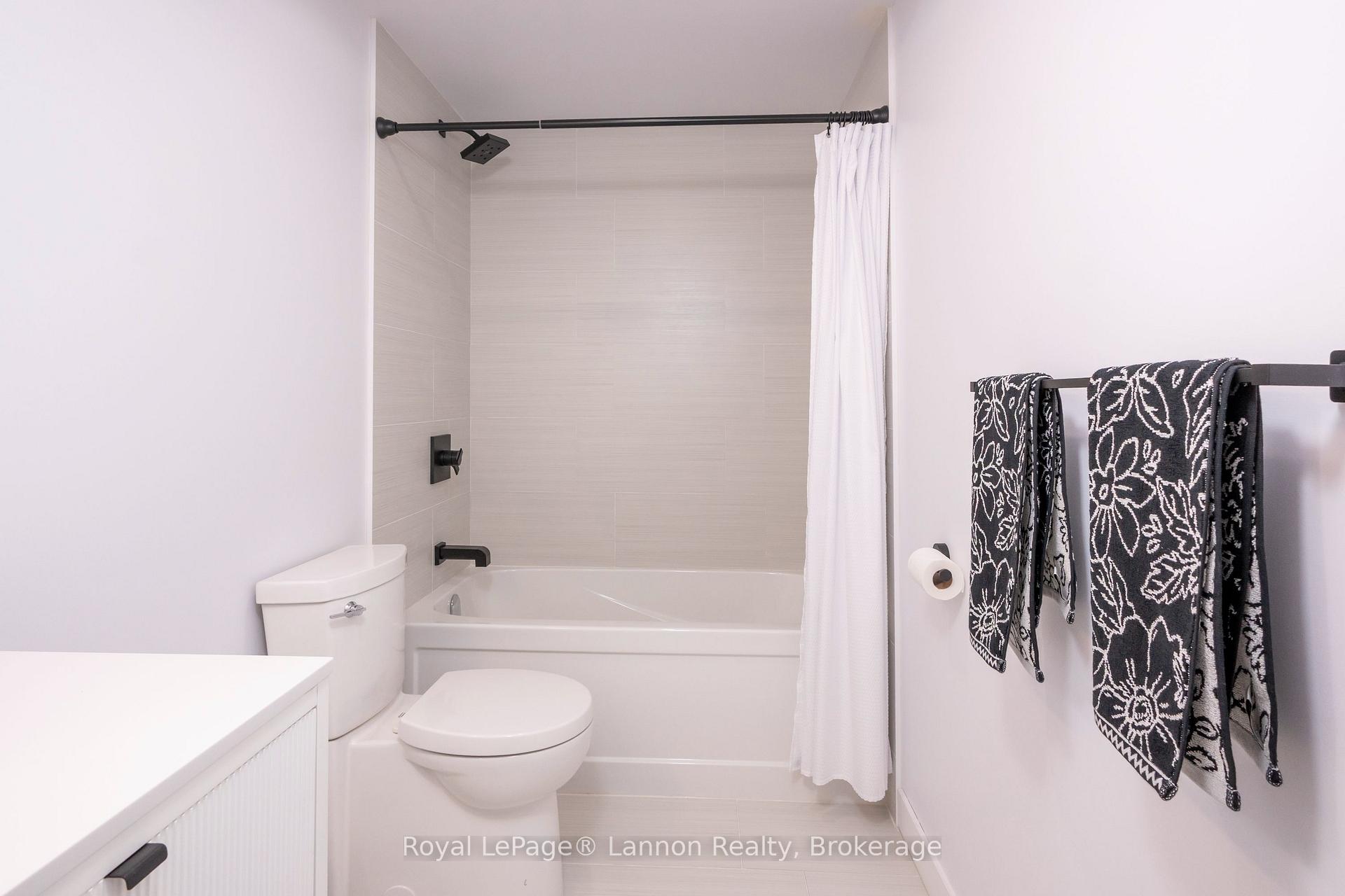 Photo 25 of 524 Wiltshire Crescent, Thunder Bay, Northwood Park — HOMEH