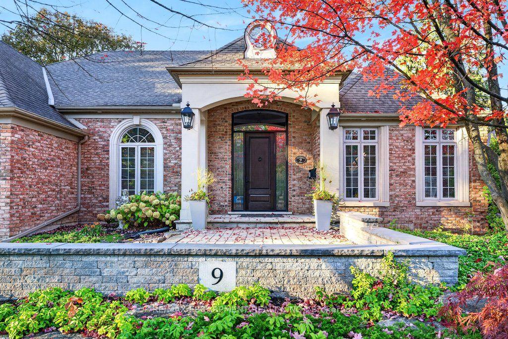 Photo 4 of 9 Harrington Place, Hamilton, Ancaster — HOMEH