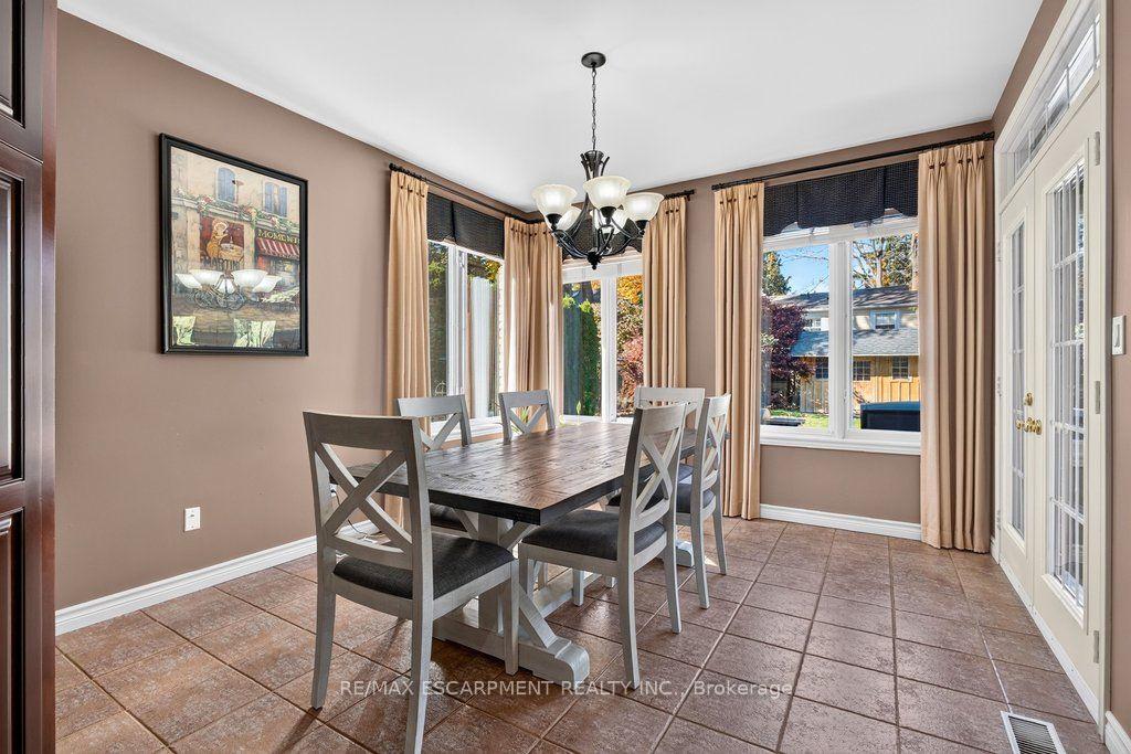 Photo 13 of 9 Harrington Place, Hamilton, Ancaster — HOMEH