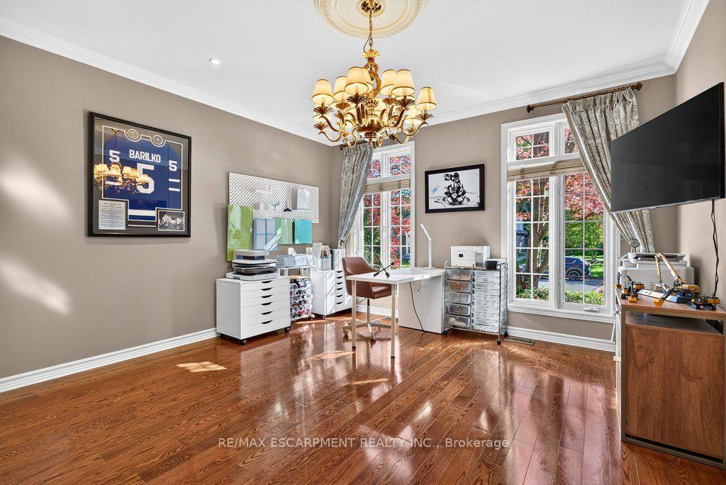 Photo 16 of 9 Harrington Place, Hamilton, Ancaster — HOMEH