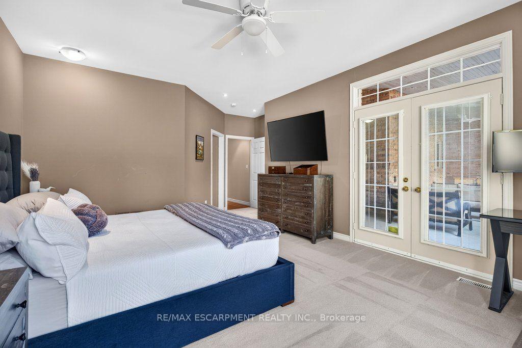 Photo 19 of 9 Harrington Place, Hamilton, Ancaster — HOMEH