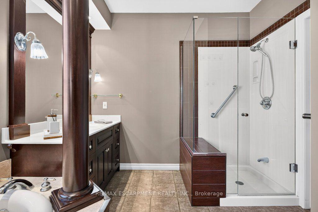 Photo 21 of 9 Harrington Place, Hamilton, Ancaster — HOMEH