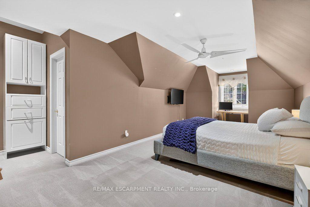 Photo 25 of 9 Harrington Place, Hamilton, Ancaster — HOMEH