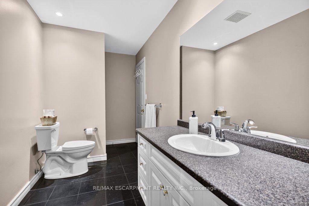 Photo 29 of 9 Harrington Place, Hamilton, Ancaster — HOMEH