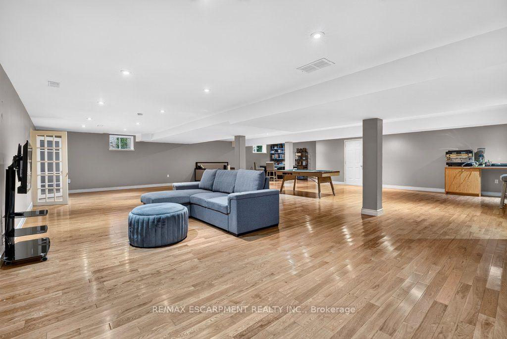 Photo 30 of 9 Harrington Place, Hamilton, Ancaster — HOMEH