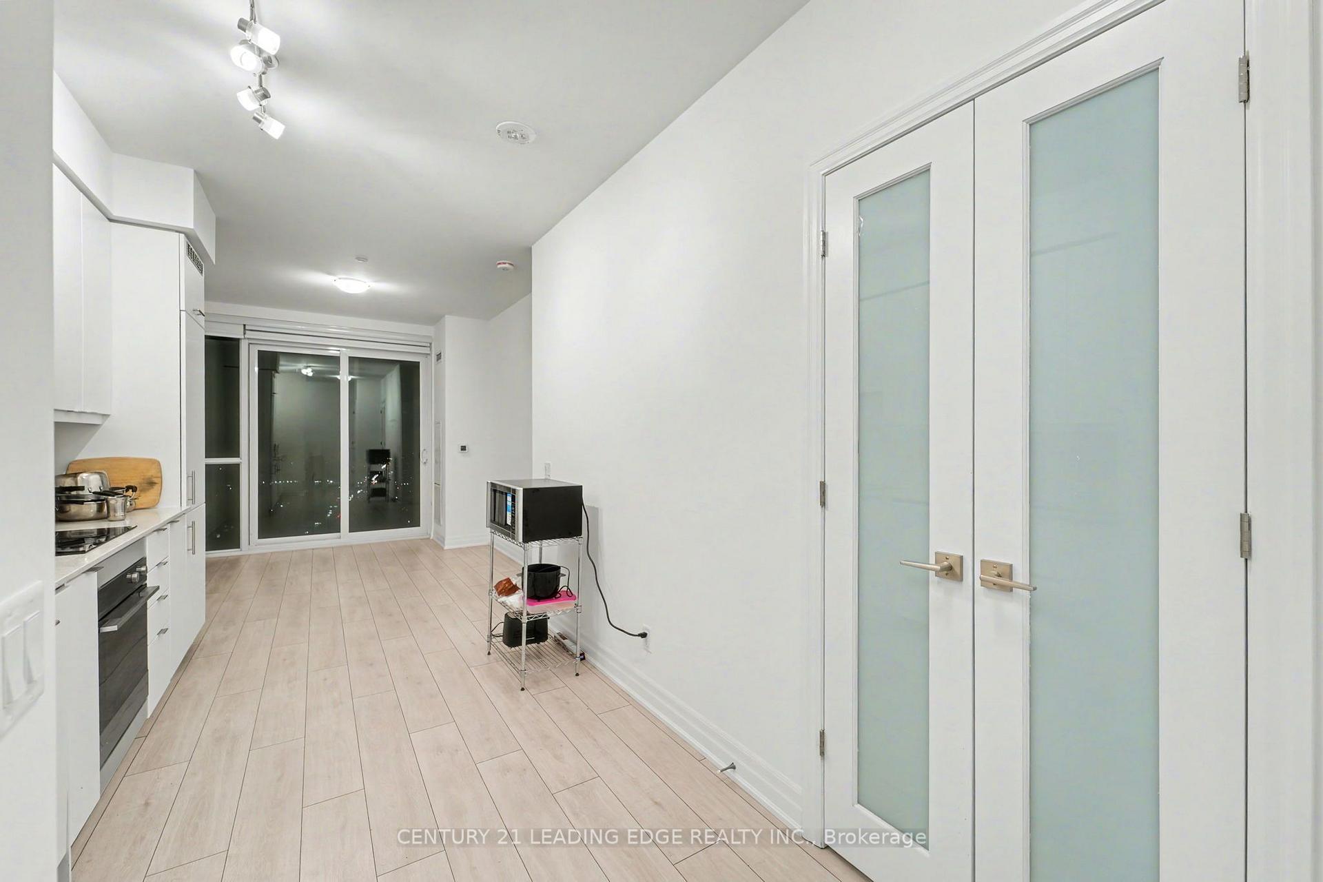 Photo 9 of 30 Elm Drive W, Mississauga, Fairview — HOMEH