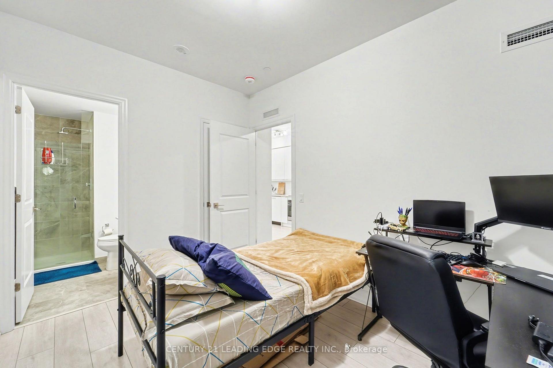 Photo 17 of 30 Elm Drive W, Mississauga, Fairview — HOMEH