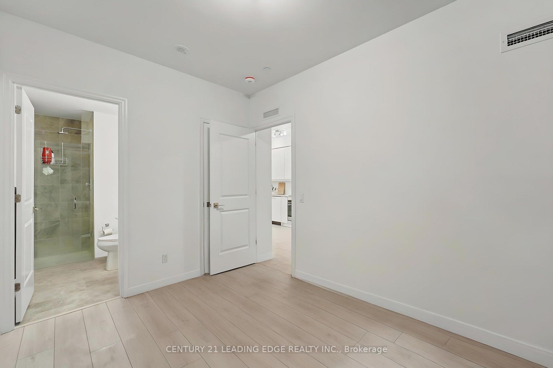 Photo 23 of 30 Elm Drive W, Mississauga, Fairview — HOMEH