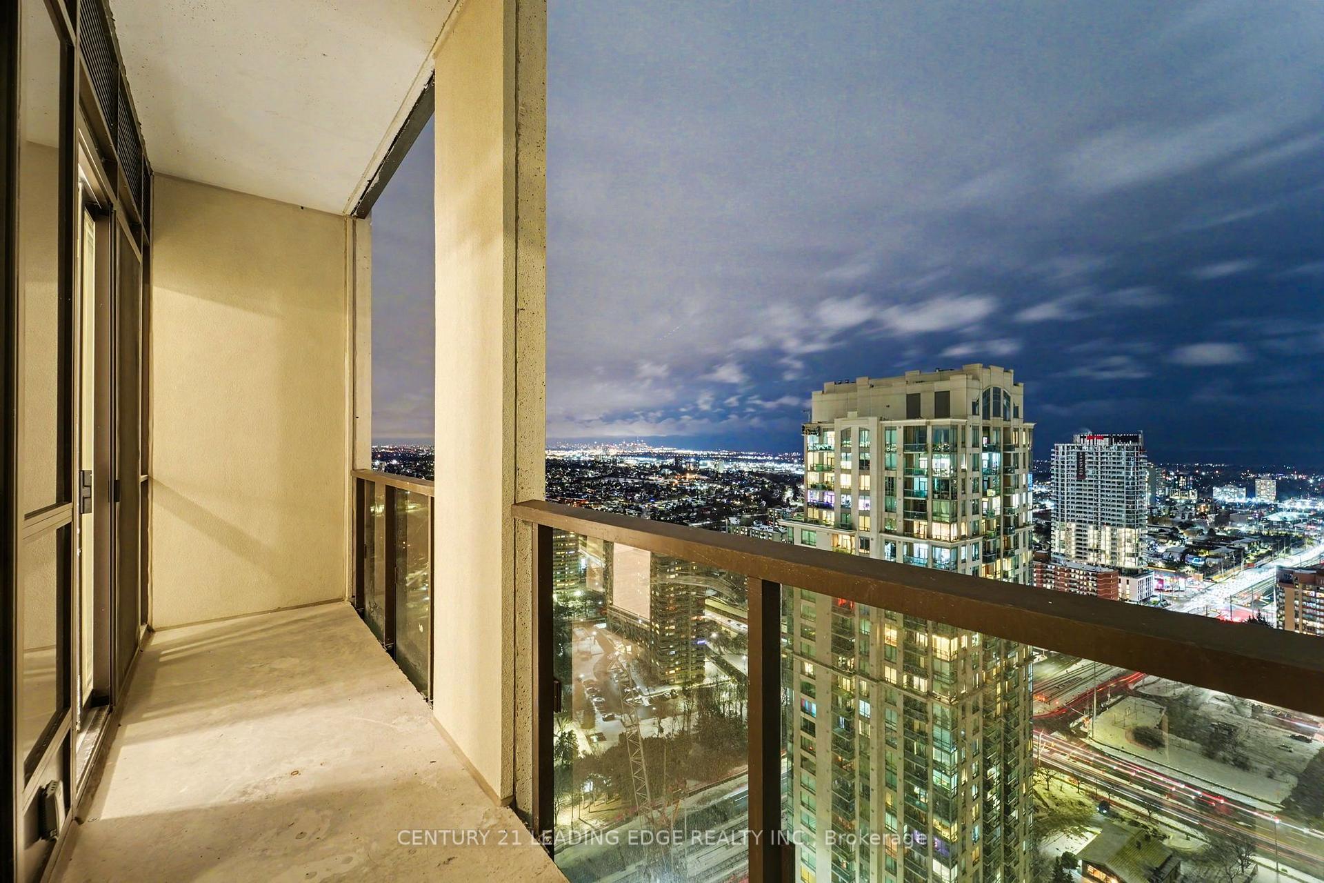 Photo 24 of 30 Elm Drive W, Mississauga, Fairview — HOMEH