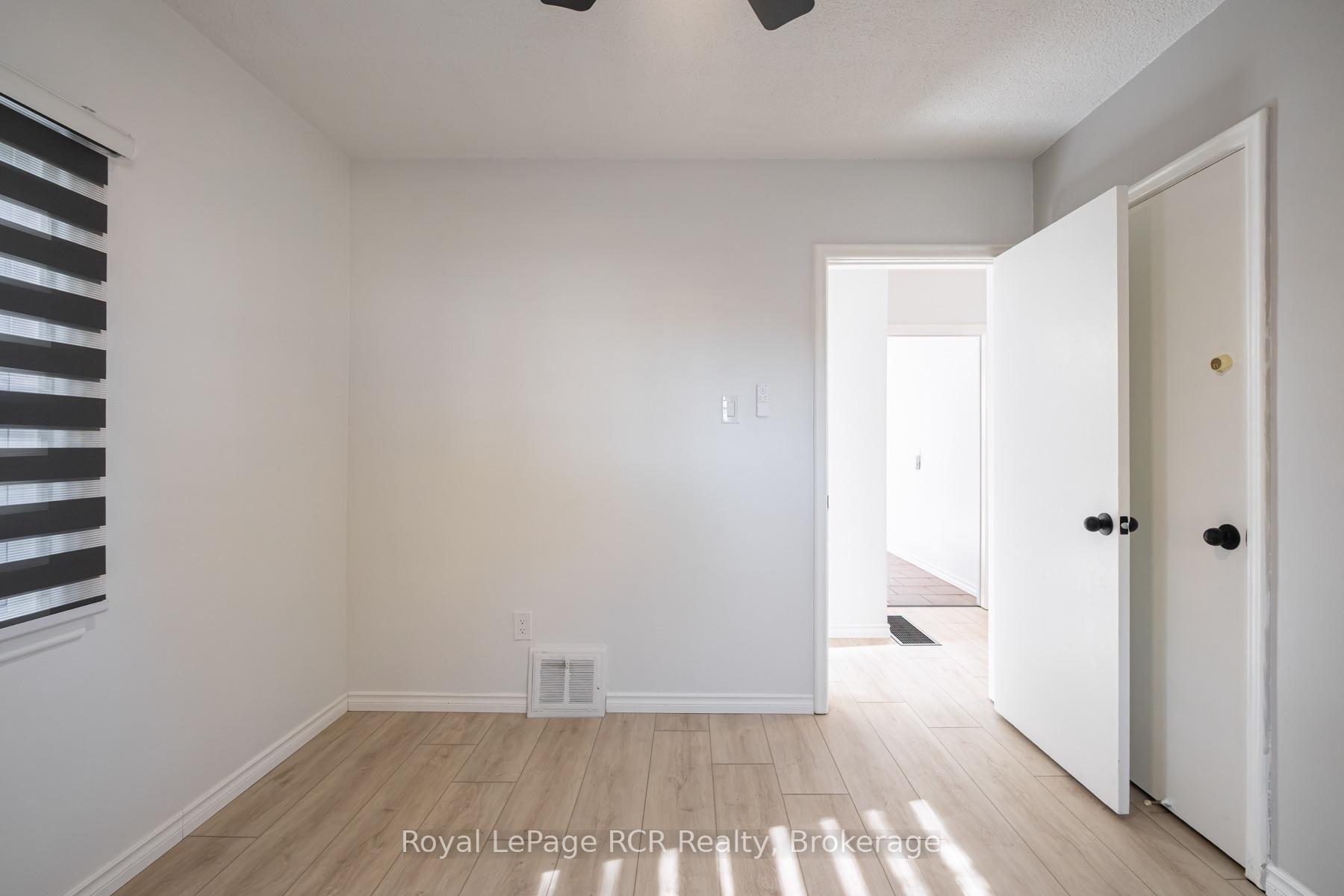 Photo 11 of 330 Melvin Avenue, Hamilton, McQuesten — HOMEH