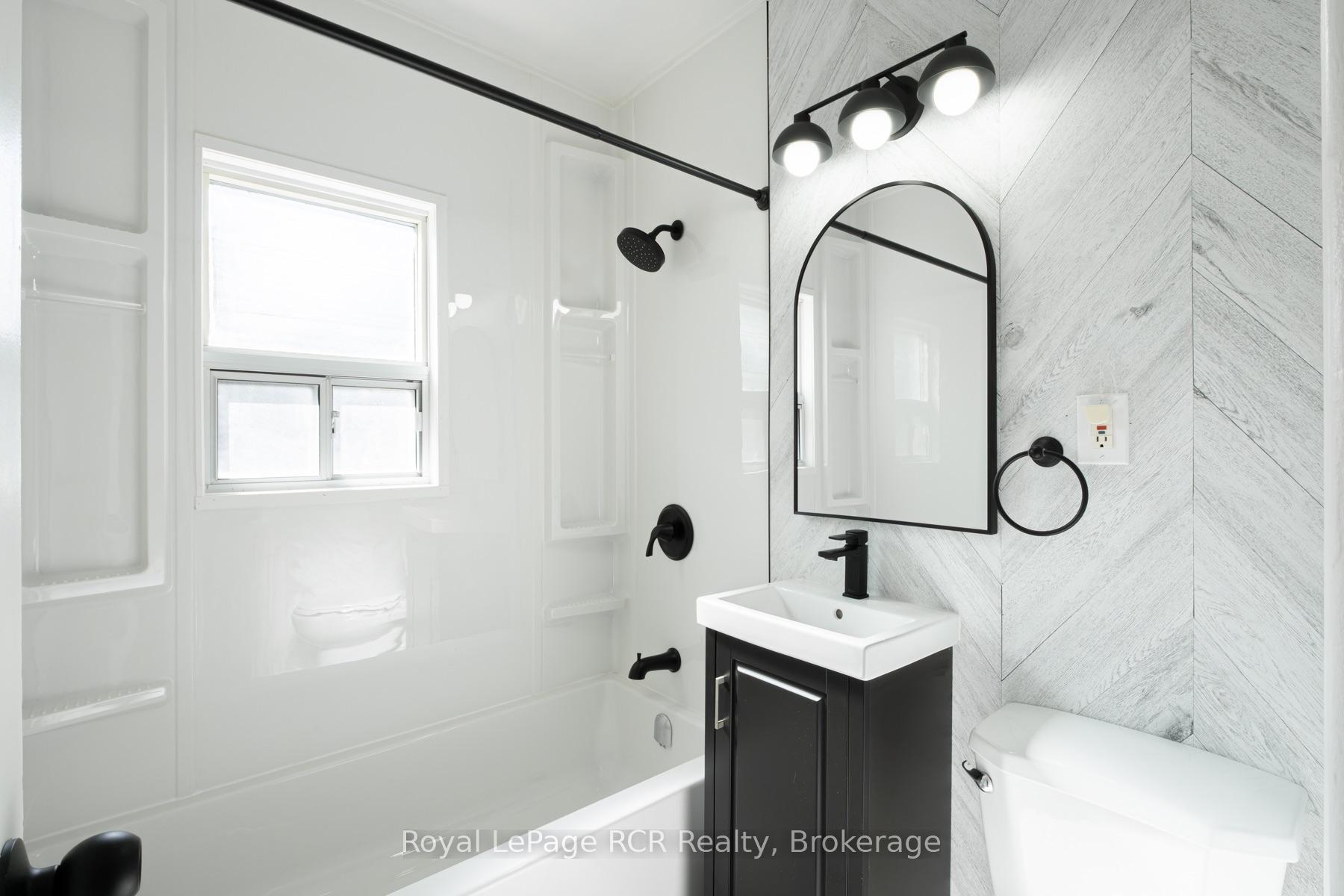 Photo 13 of 330 Melvin Avenue, Hamilton, McQuesten — HOMEH