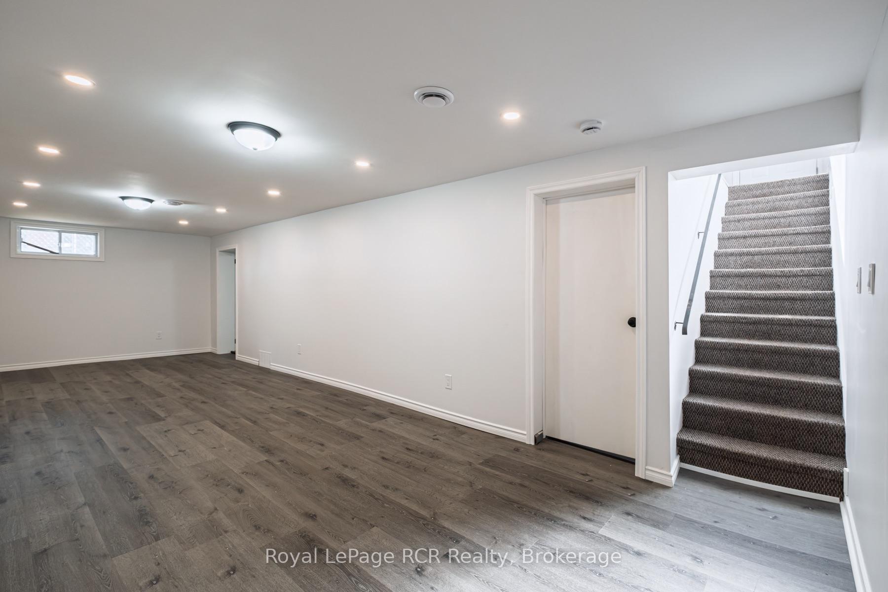 Photo 15 of 330 Melvin Avenue, Hamilton, McQuesten — HOMEH